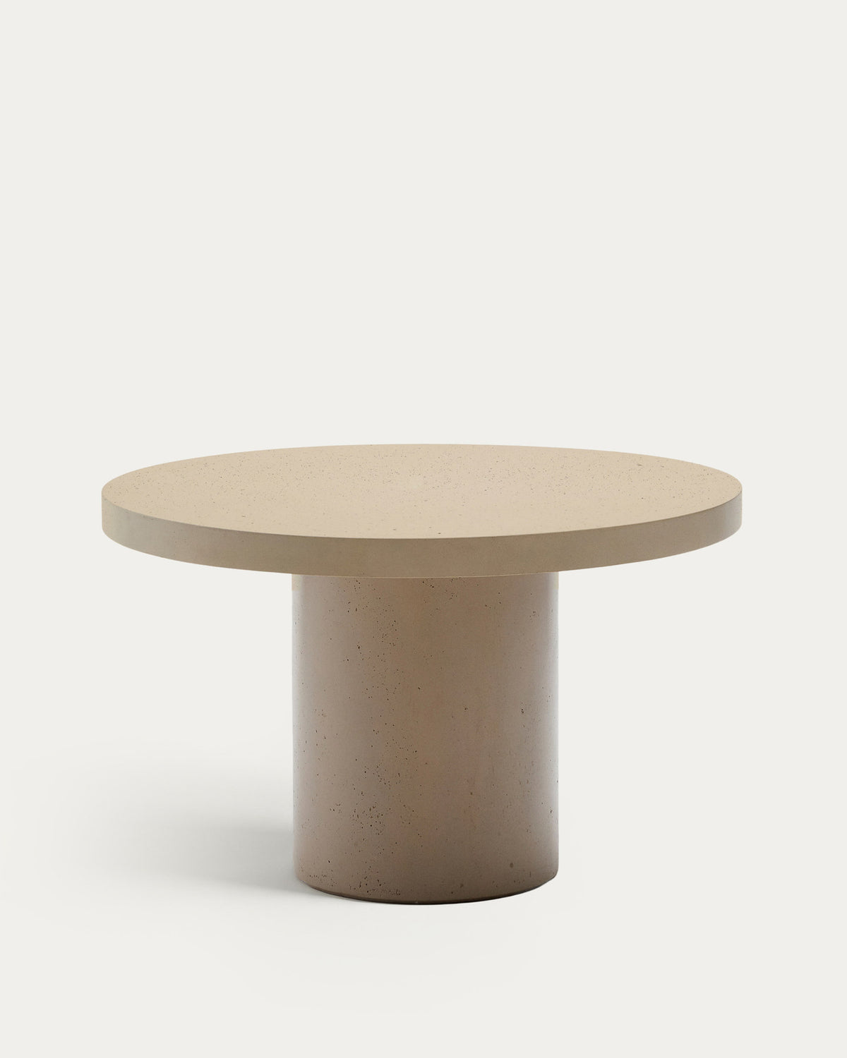 Runder Tisch Aiguablava aus Zement in Beige Ø 120 cm in Beige präsentiert im Onlineshop von KAQTU Design AG. Gartentisch ist von Kave Home