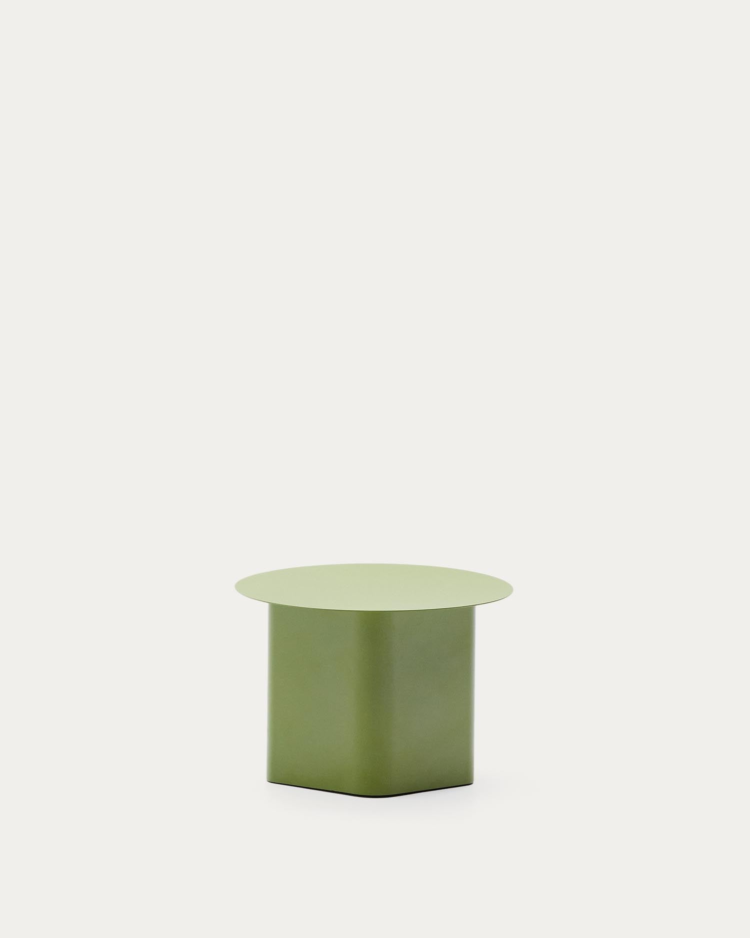 Beistelltisch Arvin aus Eisen in Grün Ø 55 cm in Grün präsentiert im Onlineshop von KAQTU Design AG. Beistelltisch ist von Kave Home