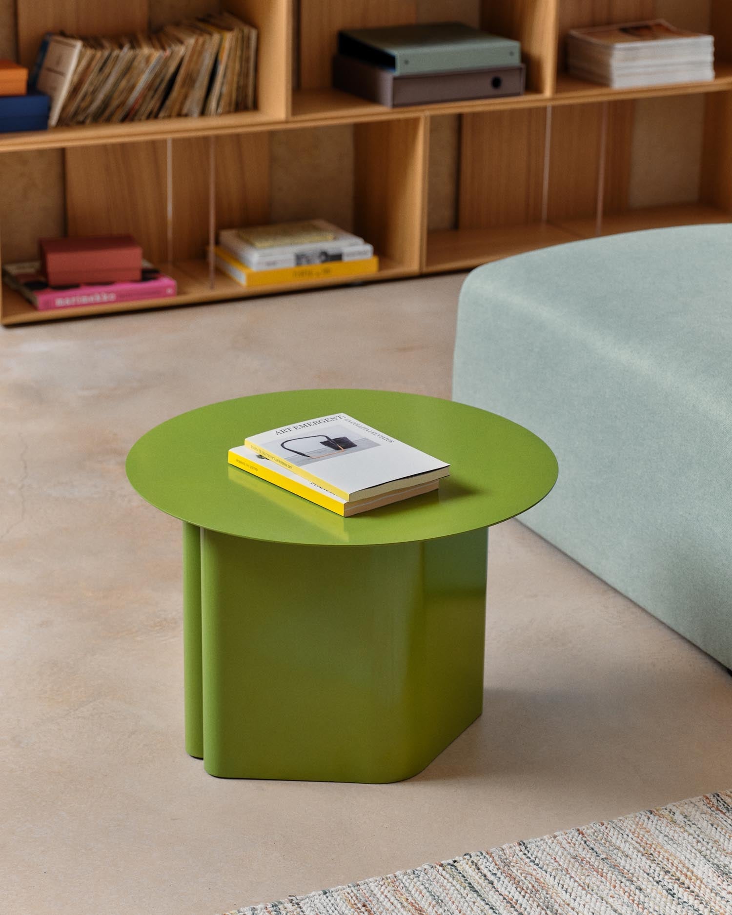 Beistelltisch Arvin aus Eisen in Grün Ø 55 cm in Grün präsentiert im Onlineshop von KAQTU Design AG. Beistelltisch ist von Kave Home