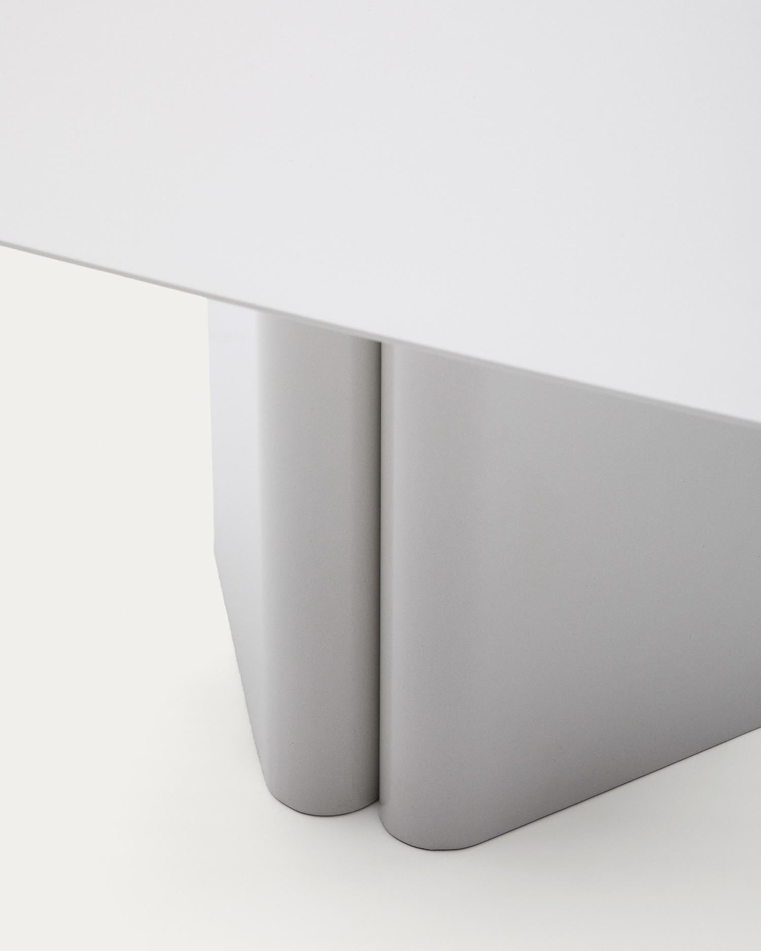 Couchtisch Arvin aus Eisen in Grau 70 x 52 cm in Grau präsentiert im Onlineshop von KAQTU Design AG. Beistelltisch ist von Kave Home