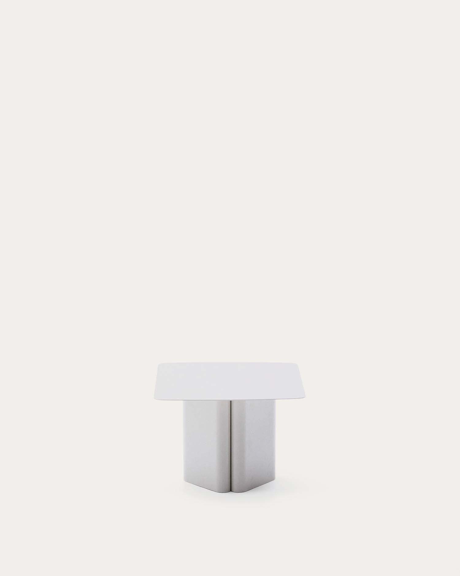 Couchtisch Arvin aus Eisen in Grau 70 x 52 cm in Grau präsentiert im Onlineshop von KAQTU Design AG. Beistelltisch ist von Kave Home