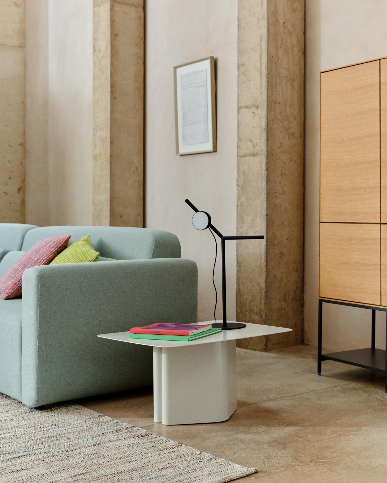 Couchtisch Arvin aus Eisen in Grau 70 x 52 cm in Grau präsentiert im Onlineshop von KAQTU Design AG. Beistelltisch ist von Kave Home