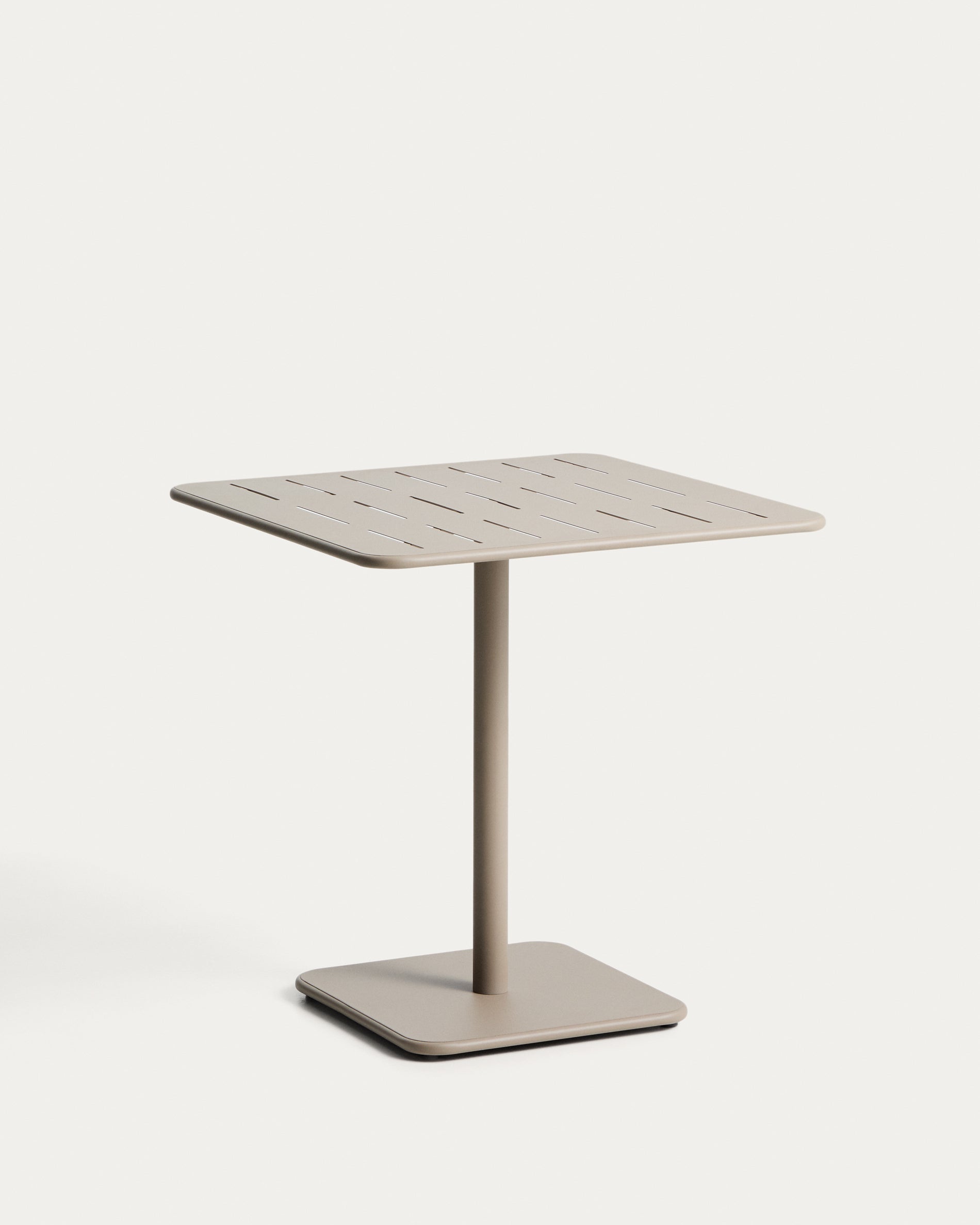 Outdoor-Tisch Brai aus taupefarben verzinktem Stahl, 70 x 70 cm in Taupe präsentiert im Onlineshop von KAQTU Design AG. Gartentisch ist von Kave Home