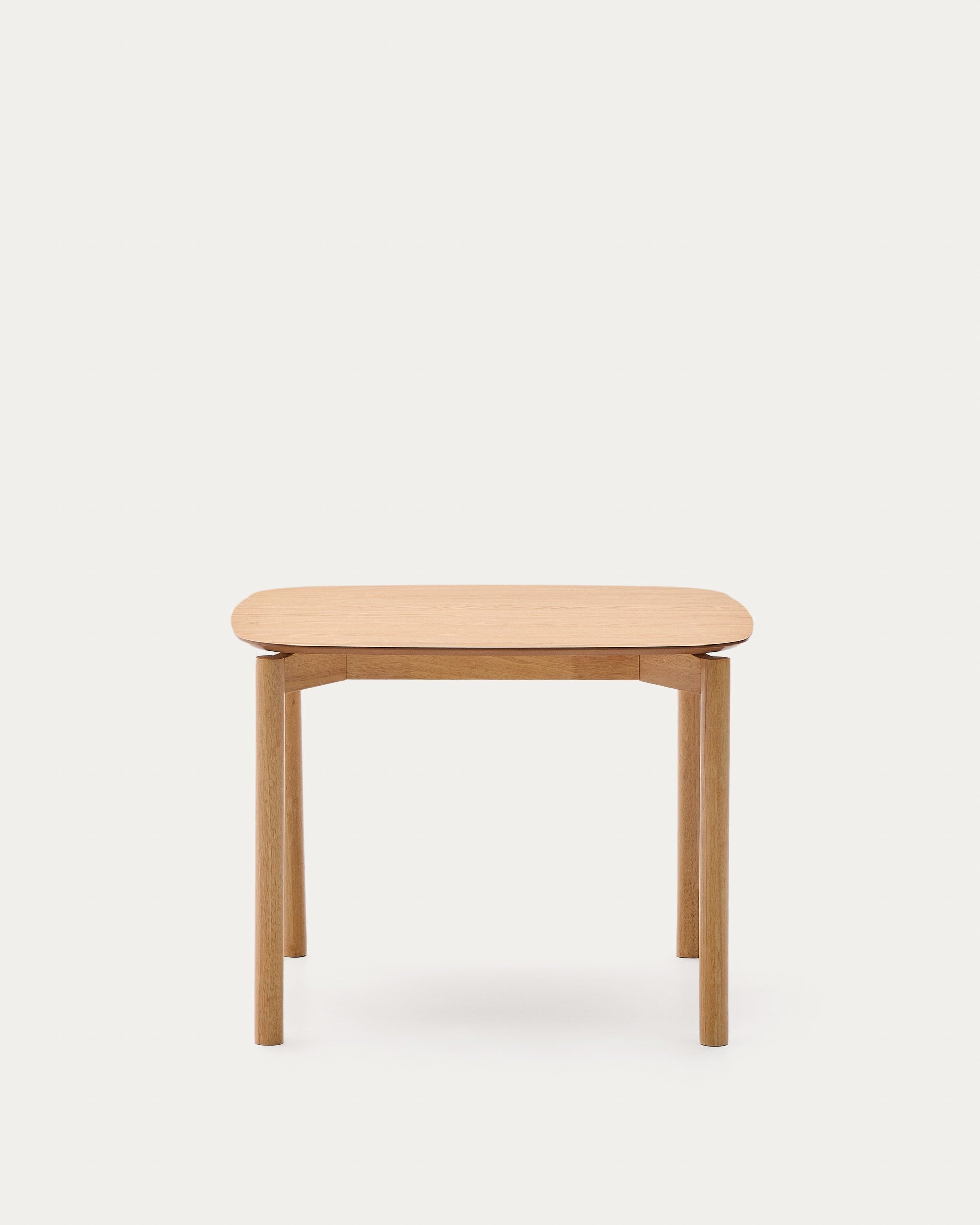 Quadratischer Esstisch Indara, 100x100 cm, aus Eschefurnier und massivem Kautschukholz, naturfarben, elegant und modern von Kave Home.