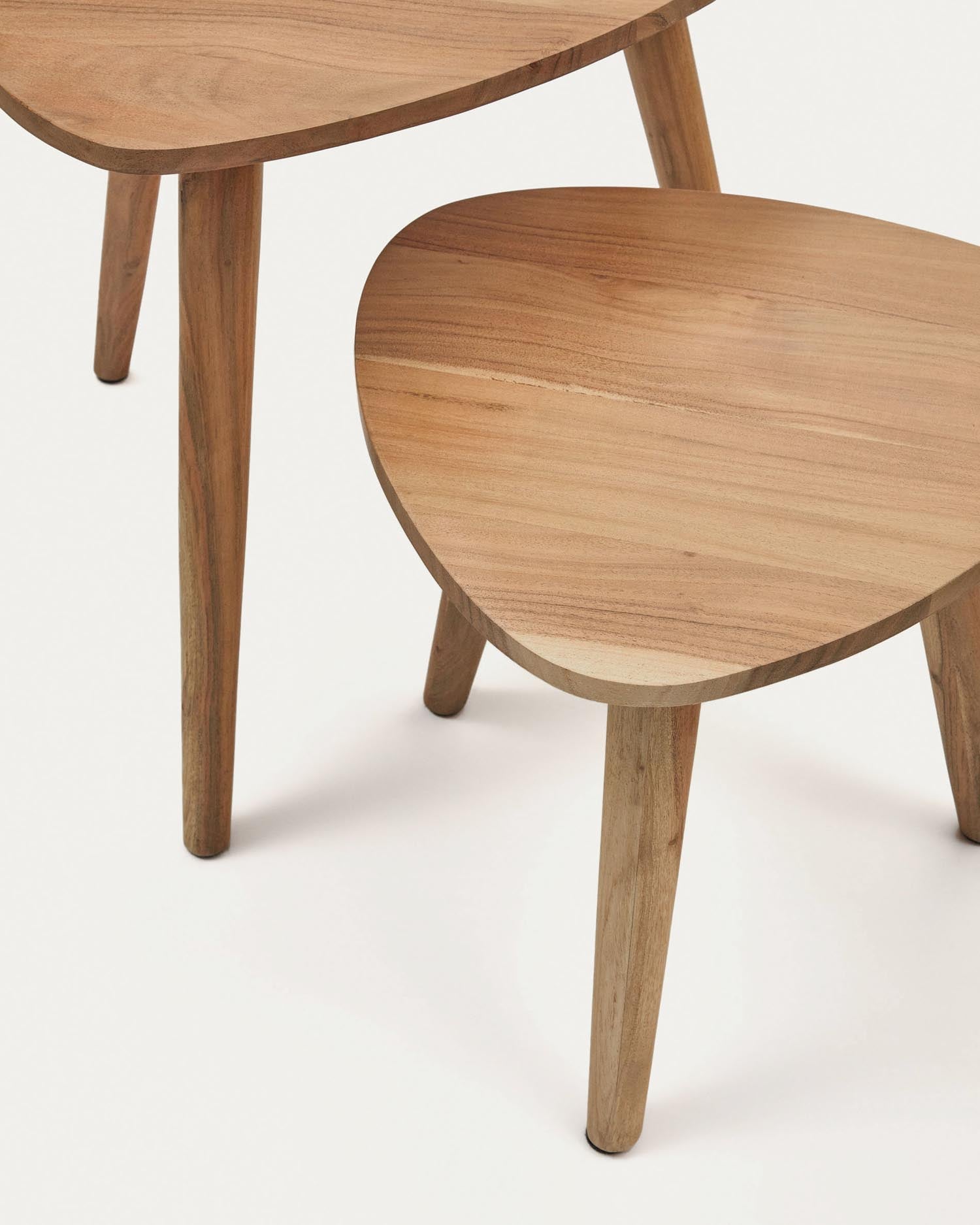 2er-Set Beistelltische Duvani aus massivem Akazienholz mit gebleichtem Finish in Beige präsentiert im Onlineshop von KAQTU Design AG. Beistelltisch ist von Kave Home