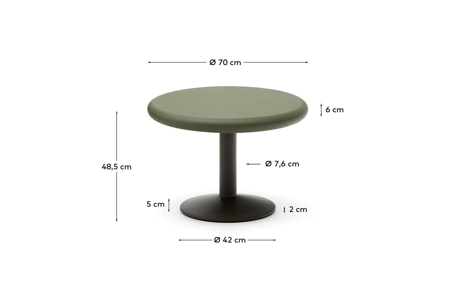 Runder Outdoor-Tisch Esilda mit Tischplatte aus grünem Zement Ø 70 cm und grünem Stahlfuß Ø 42 x 45 cm in Khaki präsentiert im Onlineshop von KAQTU Design AG. Gartentisch ist von Kave Home