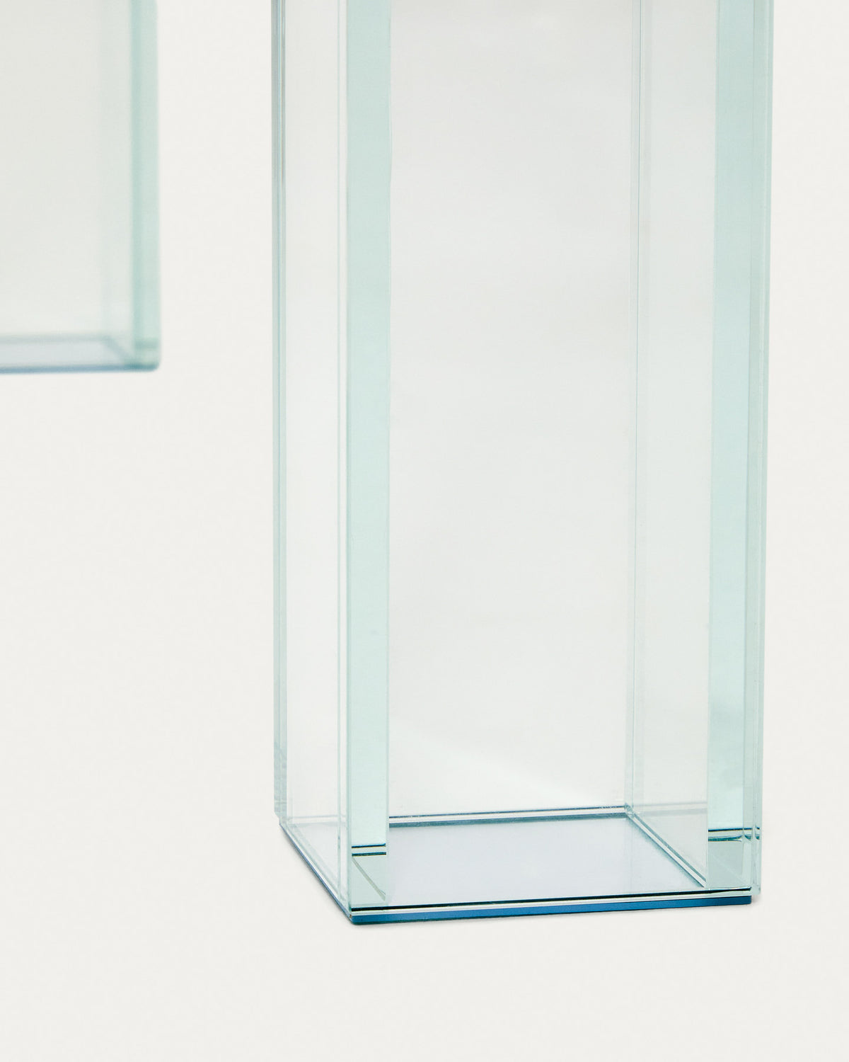 Tisch Adularia aus durchsichtigem Einscheiben-Sicherheitsglas, 160 x 90 cm in Transparent präsentiert im Onlineshop von KAQTU Design AG. Esstisch ist von Kave Home