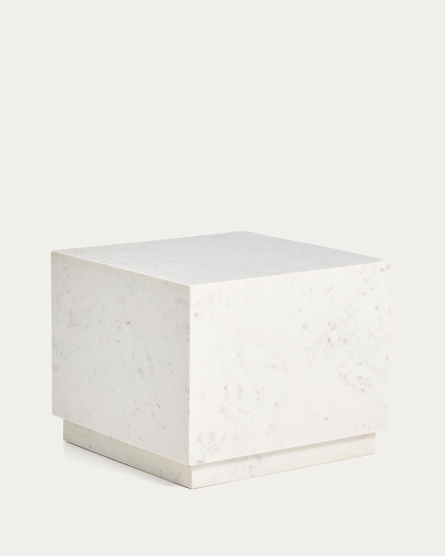 Beistelltisch Sorein aus weißem Marmor, 50 x 50 cm in Weiß präsentiert im Onlineshop von KAQTU Design AG. Beistelltisch ist von Kave Home