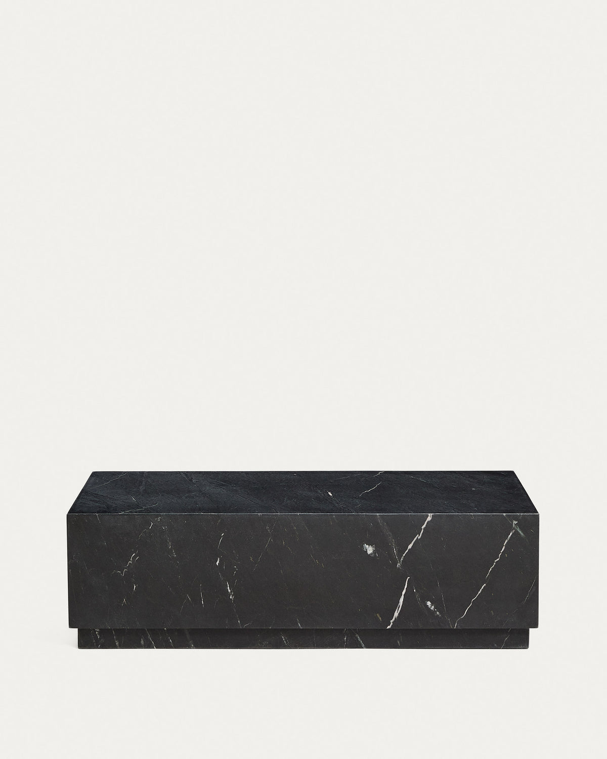 Marmortisch Sorein aus schwarzem Marmor 100 x 50 cm in Schwarz präsentiert im Onlineshop von KAQTU Design AG. Couchtisch ist von Kave Home