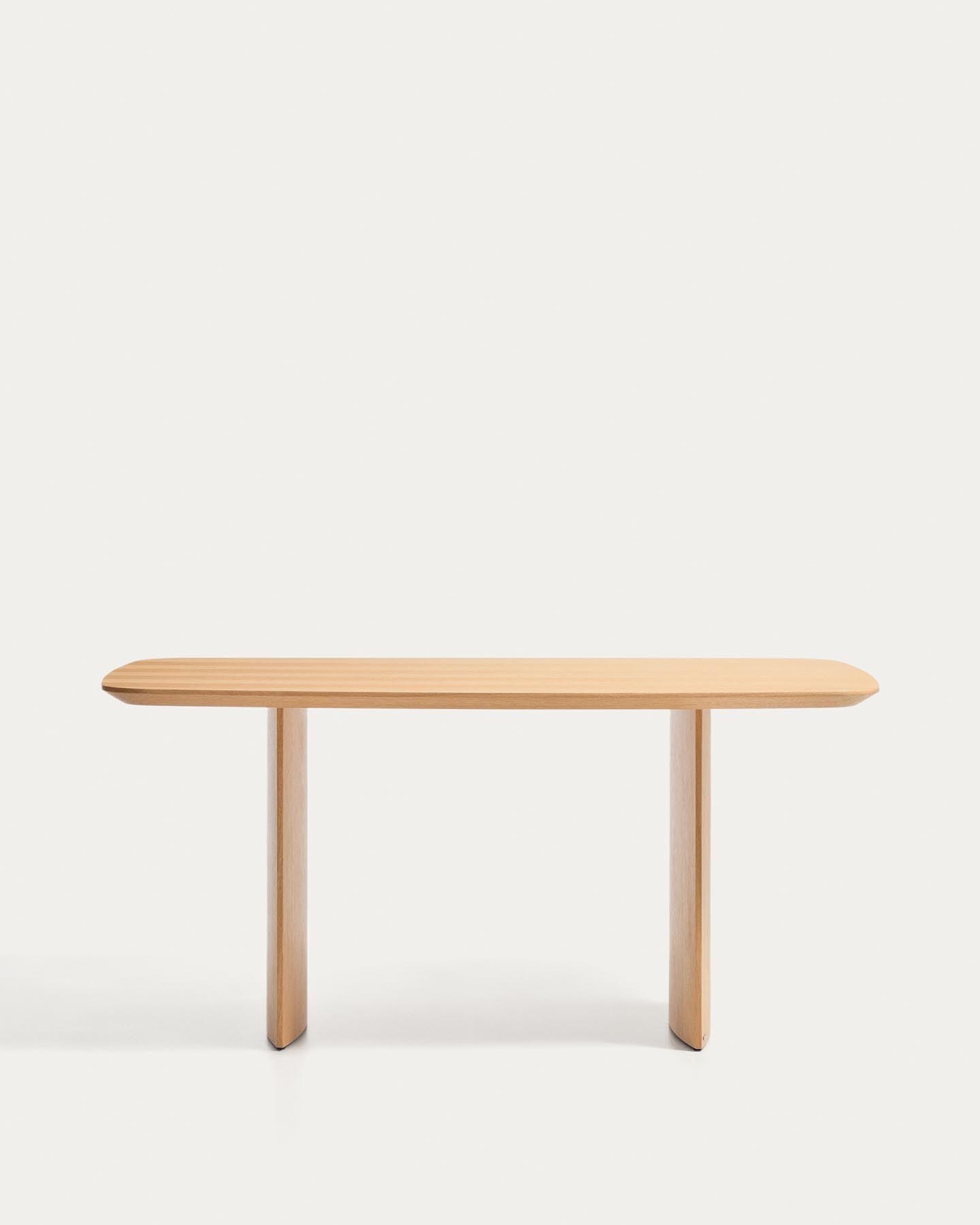Litto Tisch aus Eichenfurnier 160 x 90 cm in Braun präsentiert im Onlineshop von KAQTU Design AG. Esstisch ist von Kave Home