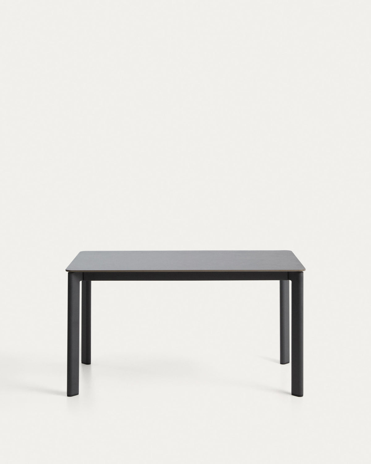 Tisch Anafi aus gesintertem Stein und Aluminium in Graphit, 140 x 80 cm in Grau, Hellgrau, Schwarz präsentiert im Onlineshop von KAQTU Design AG. Gartentisch ist von Kave Home