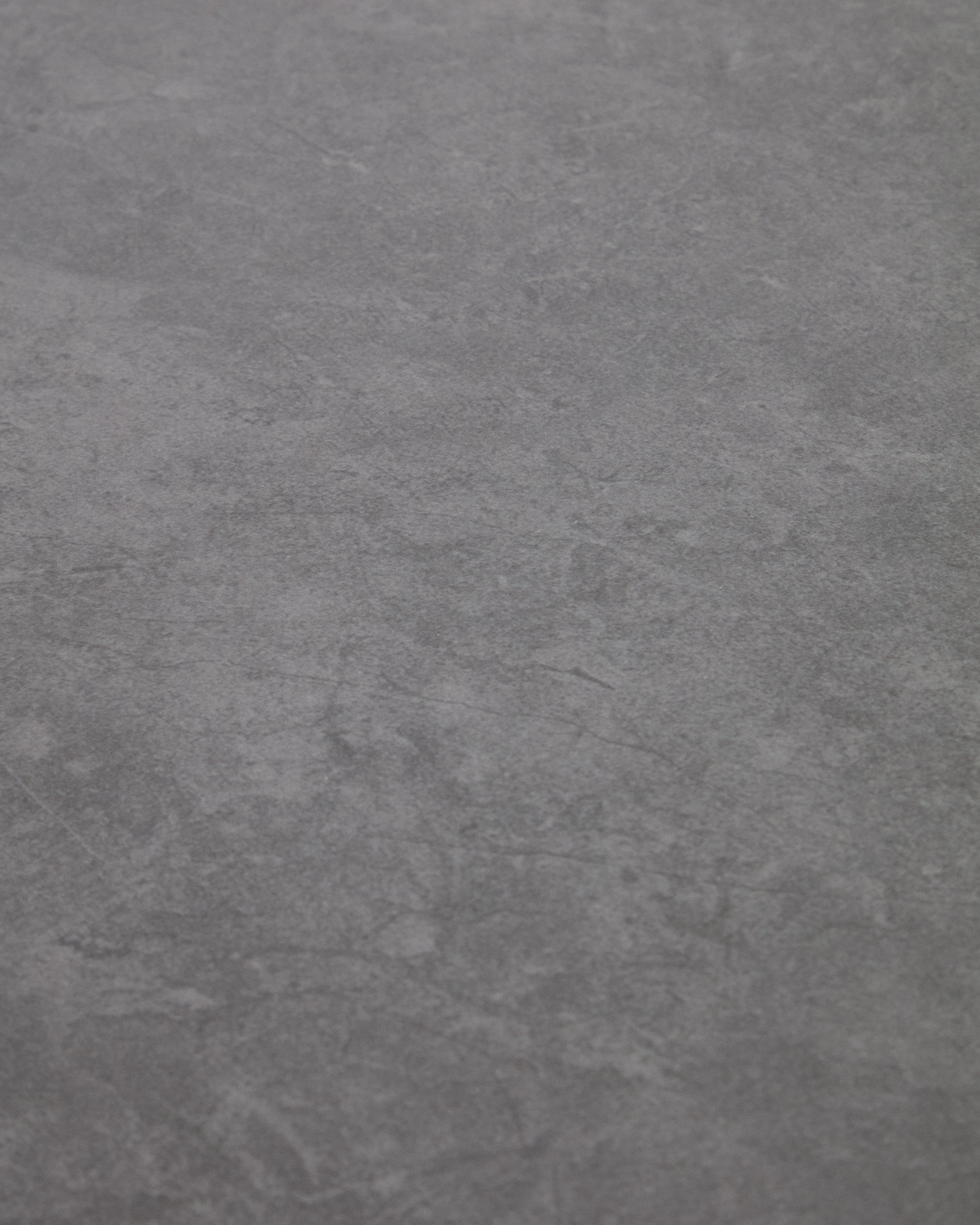 Tisch Anafi mit Tischplatte aus gesintertem Stein in Graphit, 140 x 80 cm  in Grau präsentiert im Onlineshop von KAQTU Design AG. Gartentisch ist von Kave Home