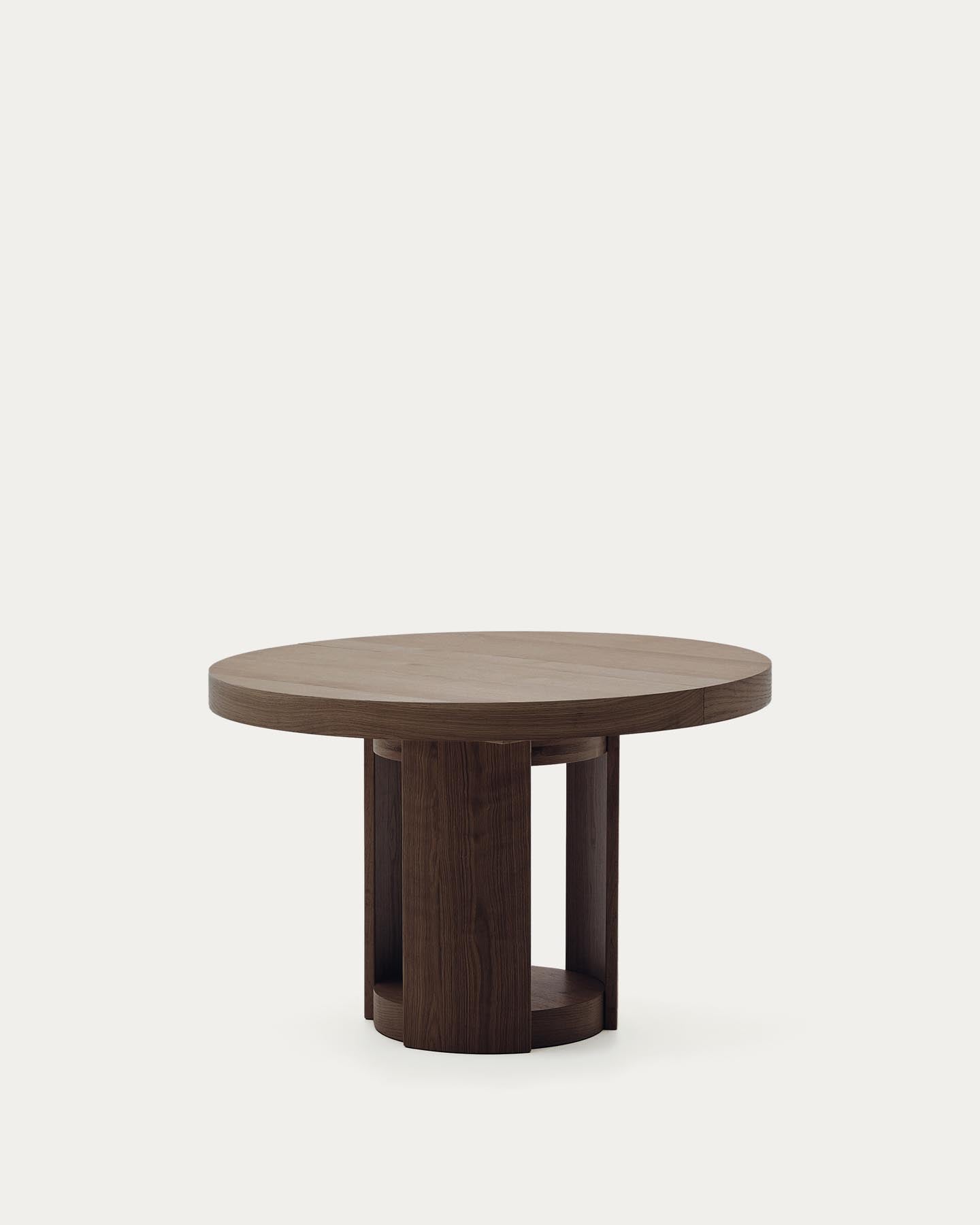 Artis ausziehbarer runder Tisch aus Massivholz und Eichenfurnier mit Walnuss-Finish, FSC 100%, 120 (170) x 80 cm in Dunkelbraun präsentiert im Onlineshop von KAQTU Design AG. Esstisch ist von Kave Home