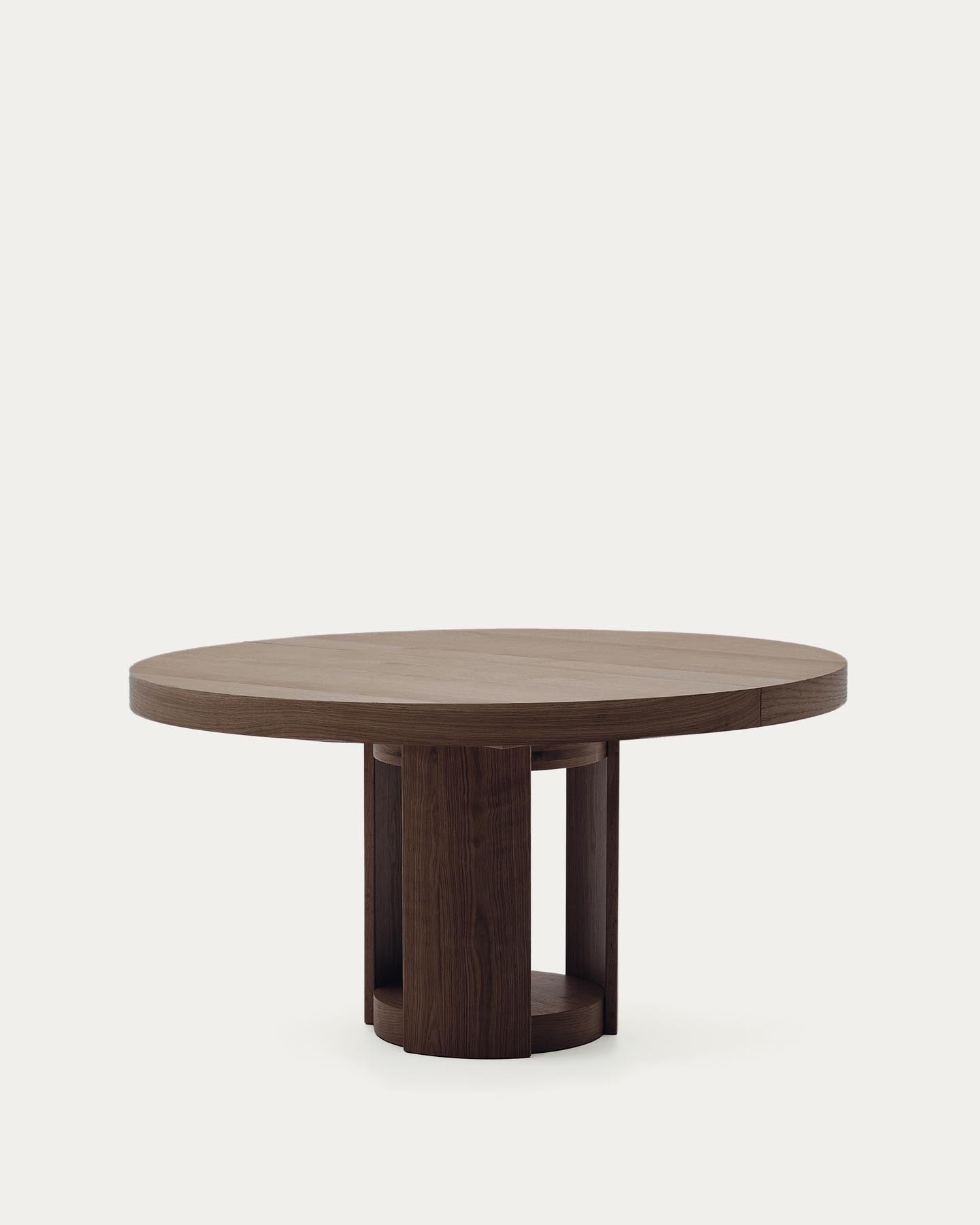 Artis ausziehbarer runder Tisch aus Massivholz und Eichenfurnier mit Walnuss-Finish, FSC 100%, 150 (200) x 80 cm in Dunkelbraun präsentiert im Onlineshop von KAQTU Design AG. Esstisch ist von Kave Home
