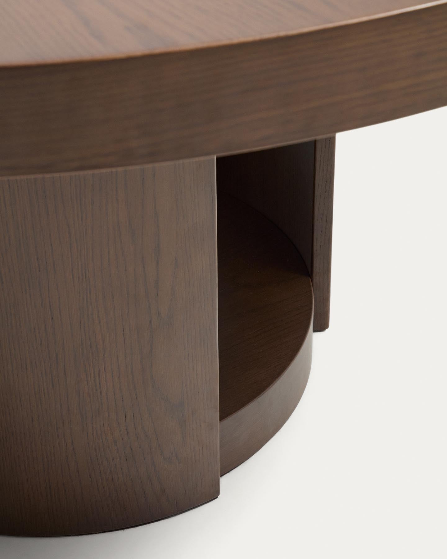 Artis ausziehbarer runder Tisch aus Massivholz und Eichenfurnier mit Walnuss-Finish, FSC 100%, 150 (200) x 80 cm in Dunkelbraun präsentiert im Onlineshop von KAQTU Design AG. Esstisch ist von Kave Home