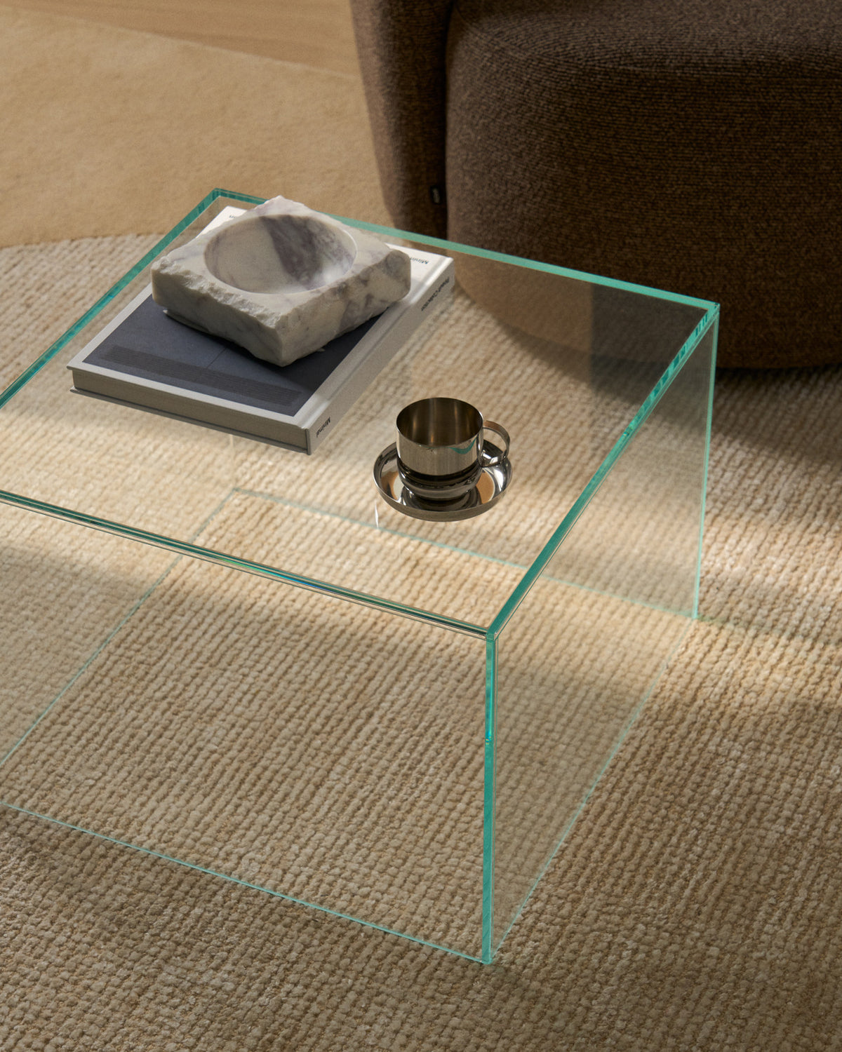 Beistelltisch Orlia aus transparentem gehärtetem Glas, 50 x 50 cm in Transparent präsentiert im Onlineshop von KAQTU Design AG. Beistelltisch ist von Kave Home