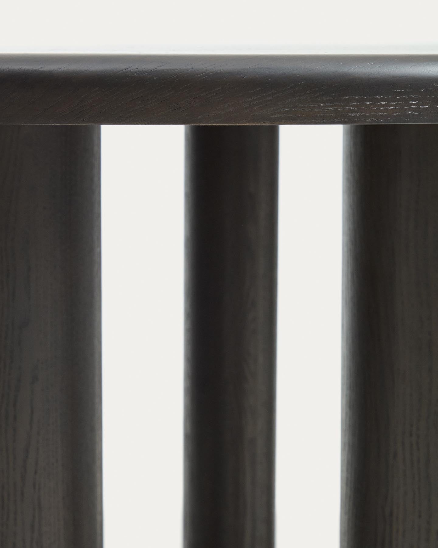 Mailen ovaler Tisch aus Eschenfurnier mit dunklem Finish Ø 180 x 105 cm in Dunkelbraun präsentiert im Onlineshop von KAQTU Design AG. Esstisch ist von Kave Home