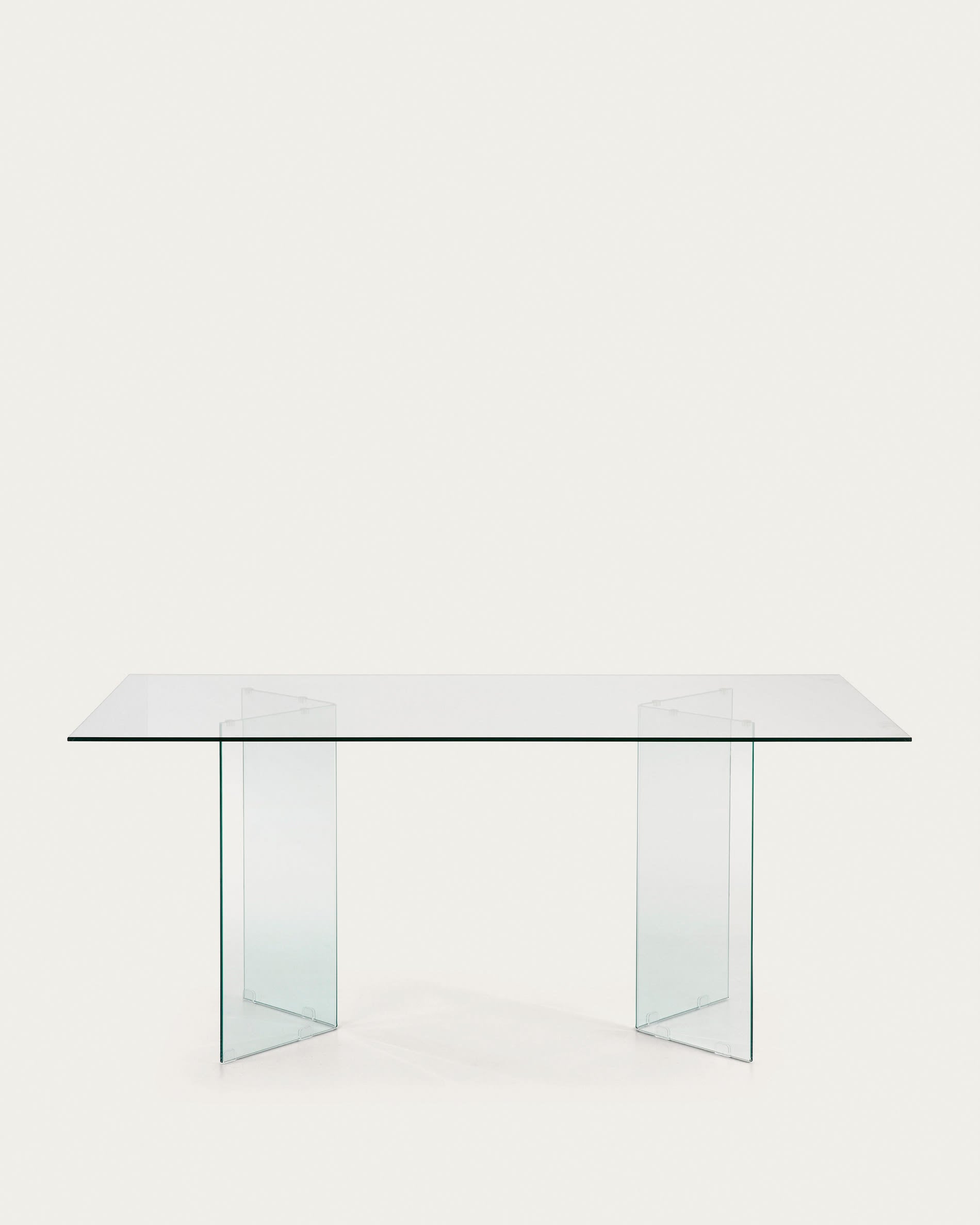 Eleganter Glastisch 200x90 cm, modernes Design, pflegeleicht, ideal für gesellige Runden, von Kave Home.