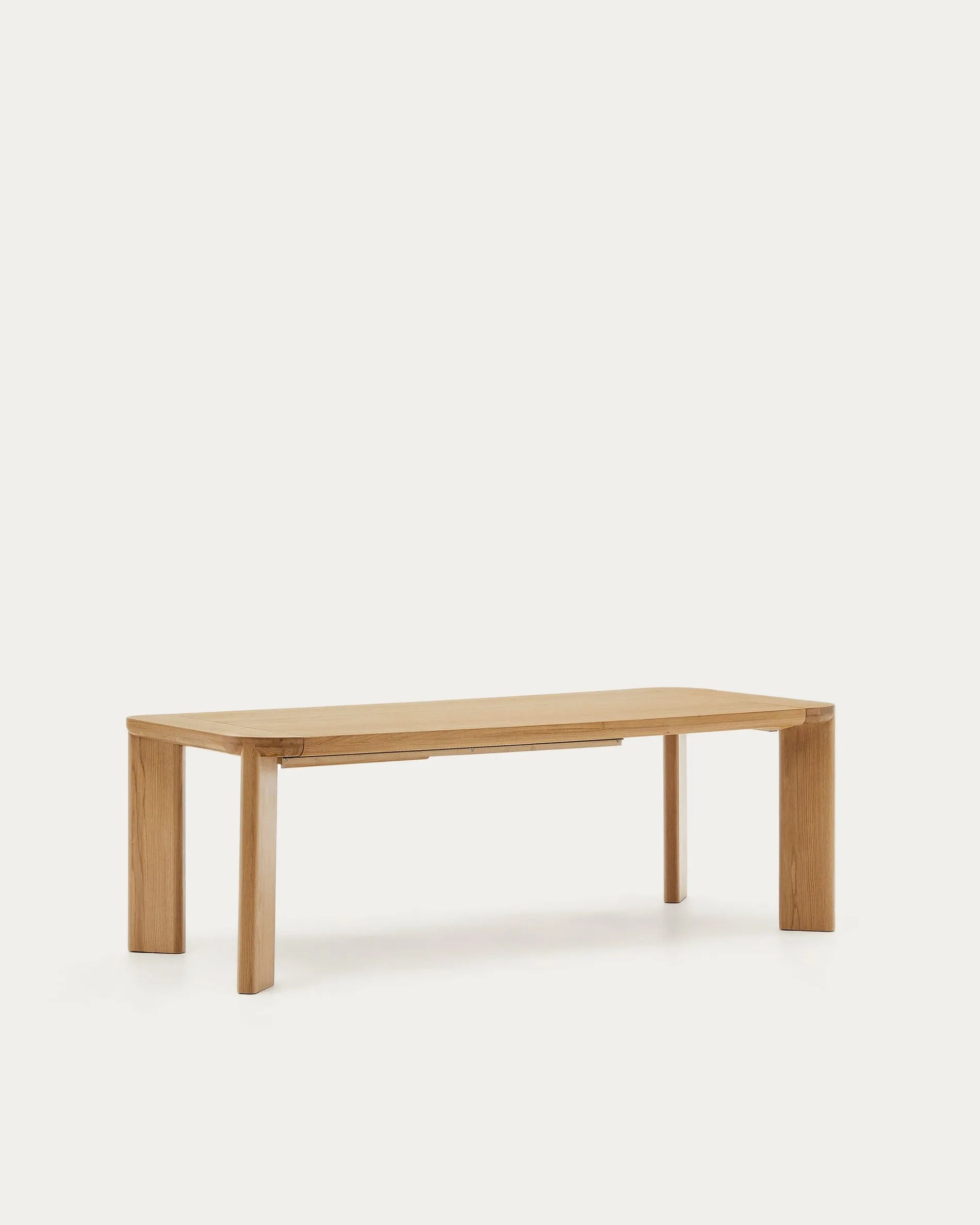 Eleganter Ausziehtisch aus FSC-zertifiziertem Holz, erweiterbar von 200 auf 280 cm, ideal für stilvolle Anlässe.