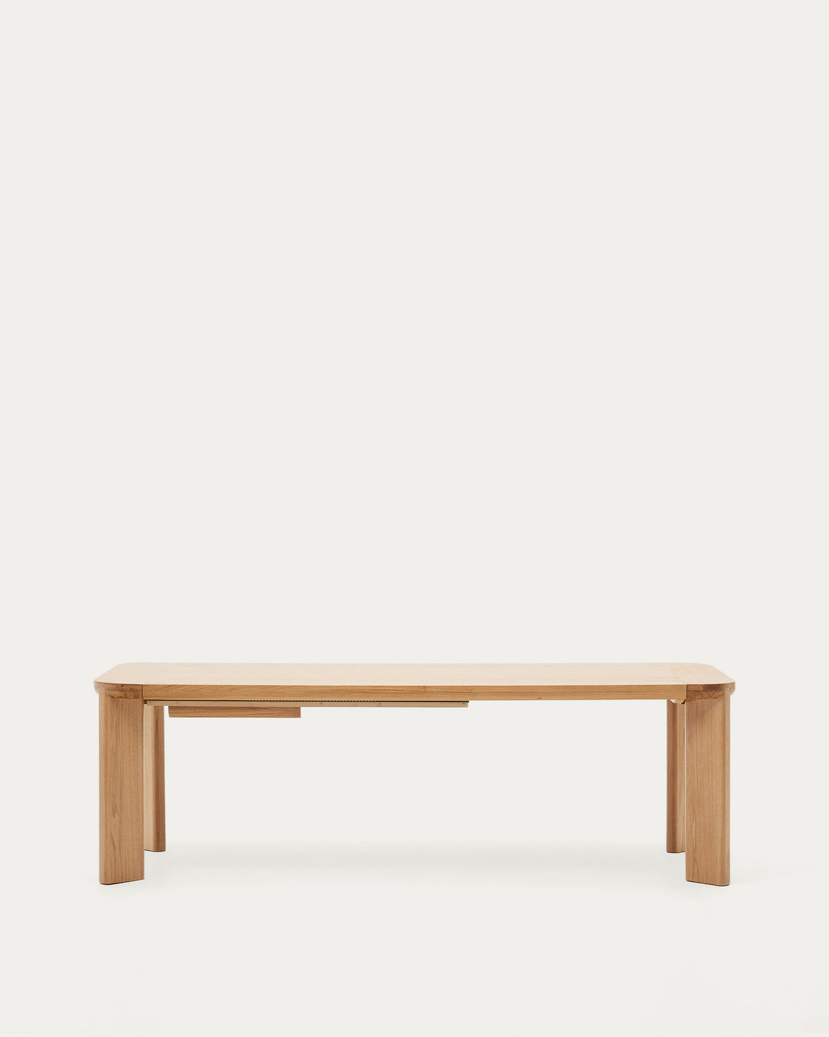 Jondal Ausziehtisch aus Massivholz und Eichenfurnier FSC 100% 240 (320) x 100 cm in Natur präsentiert im Onlineshop von KAQTU Design AG. Esstisch ist von Kave Home