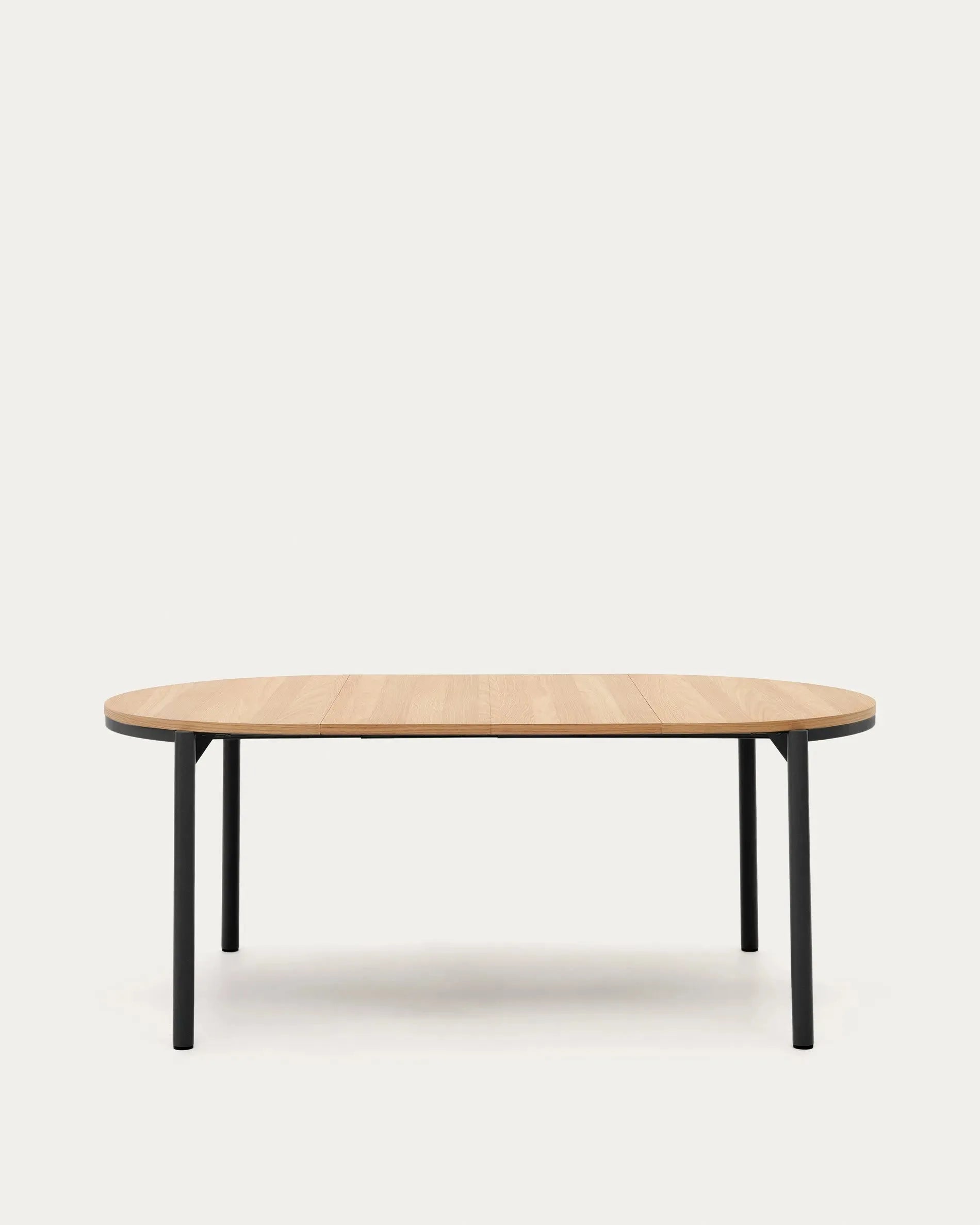Eleganter runder Ausziehtisch mit Eichenfurnier und schwarzen Stahlbeinen, Ø 120-200 cm, perfekt für moderne Esszimmer.