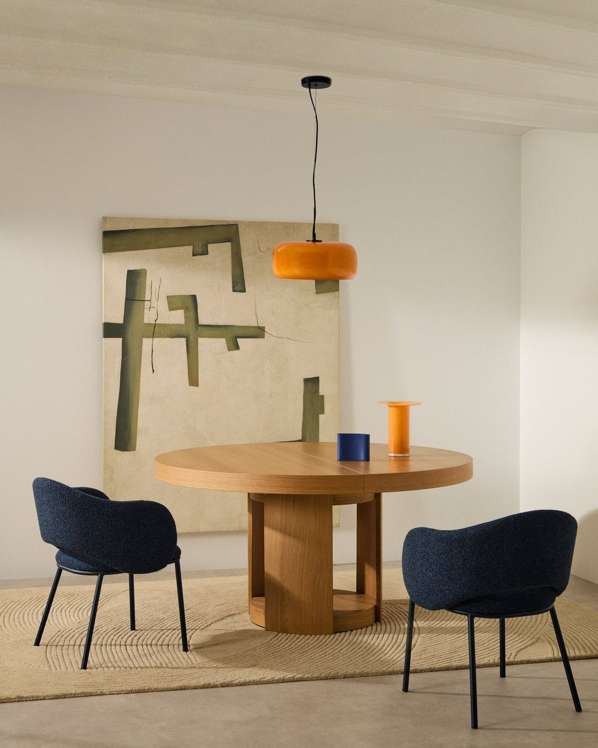 Artis Ausziehtisch rund aus Massivholz und Eichenfurnier FSC 100% 150 (200) x 80 cm in Natur präsentiert im Onlineshop von KAQTU Design AG. Esstisch ist von Kave Home