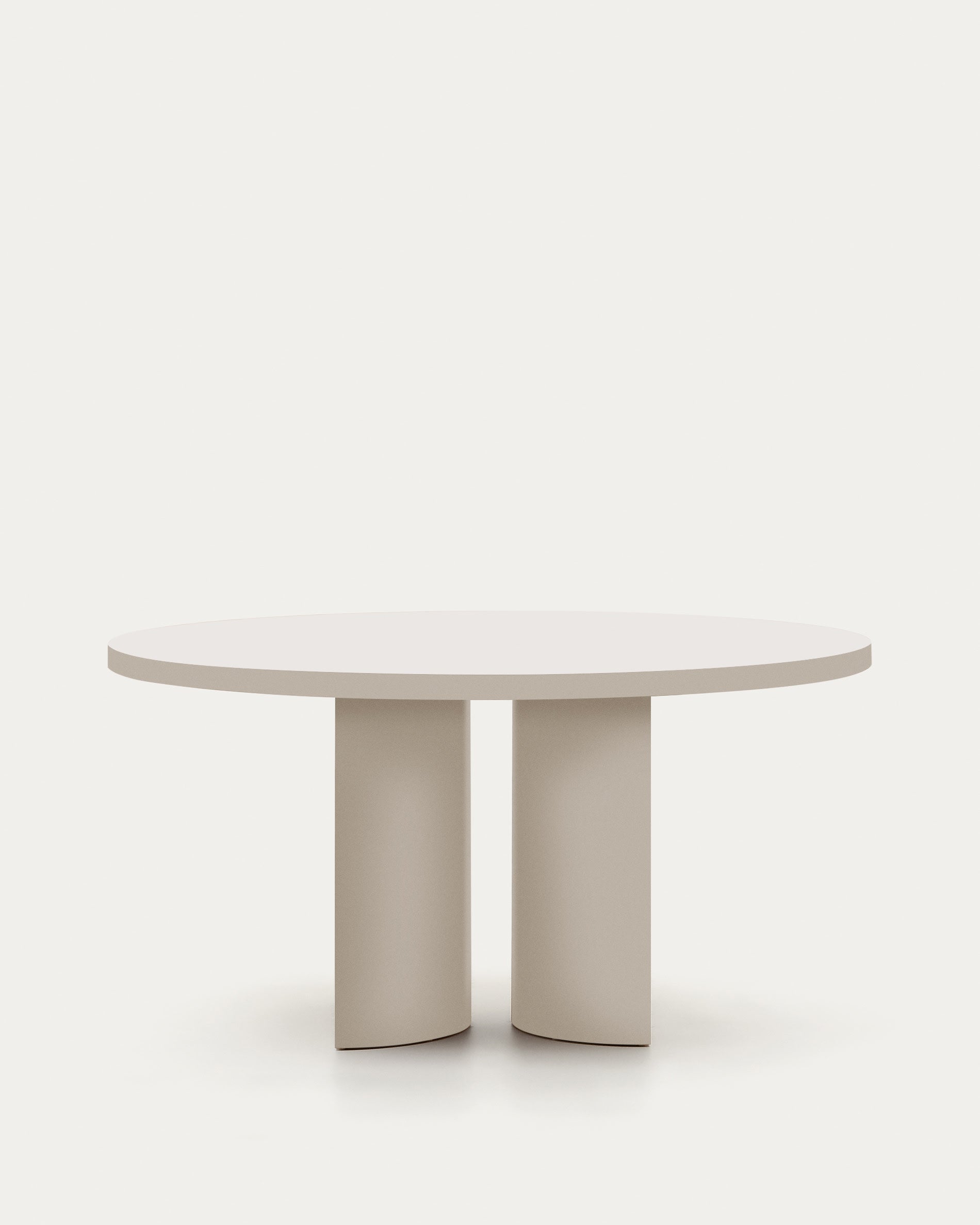 Runder Tisch Nealy Ø 150 cm, MDF lackiert in Eierschalenfarbe, perfekt für moderne Esszimmer und stilvolle Wohnräume.
