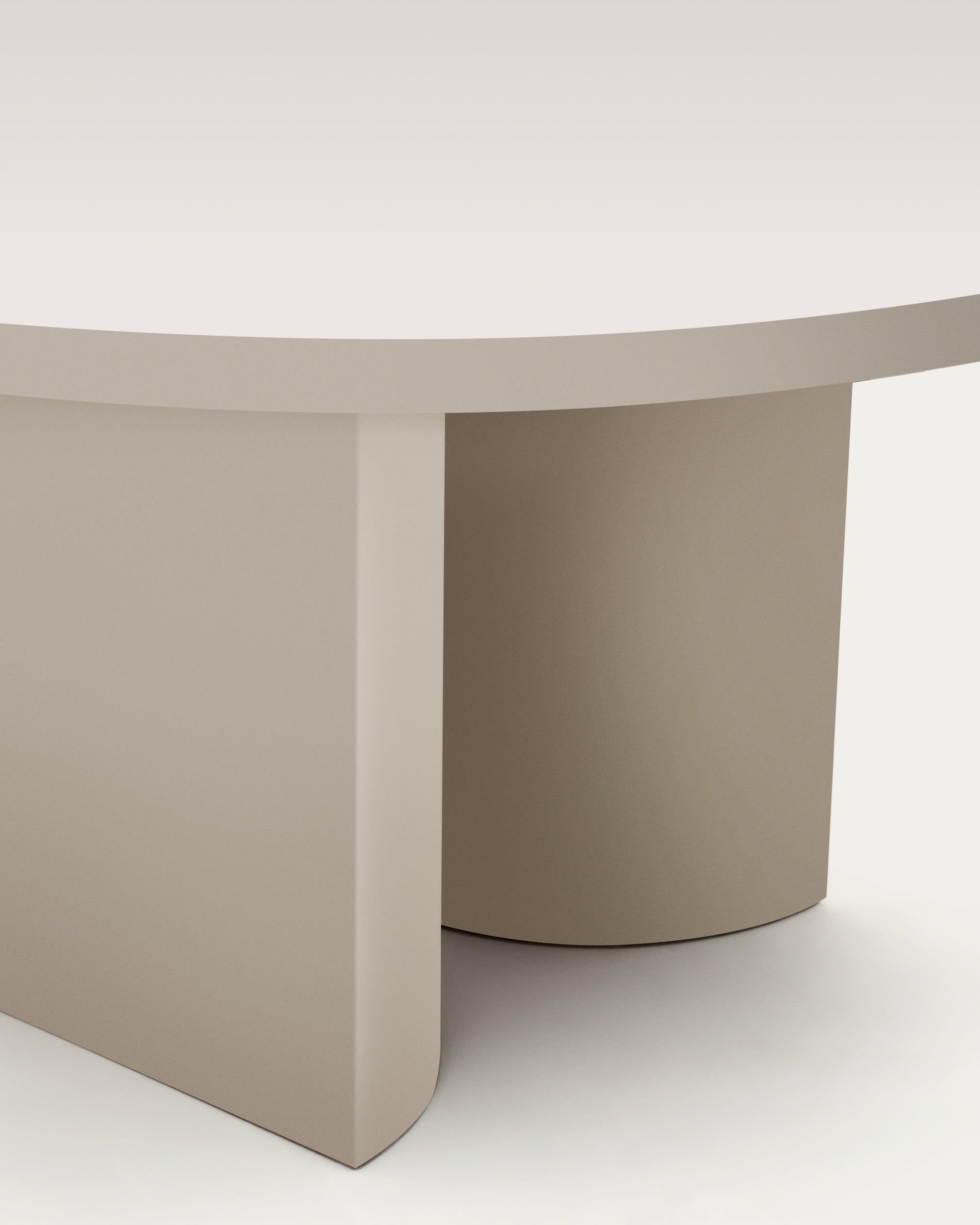 Eleganter runder Tisch Nealy Ø 150 cm aus MDF mit eierschalfarbenem Finish, ideal für moderne Wohn- und Essbereiche.