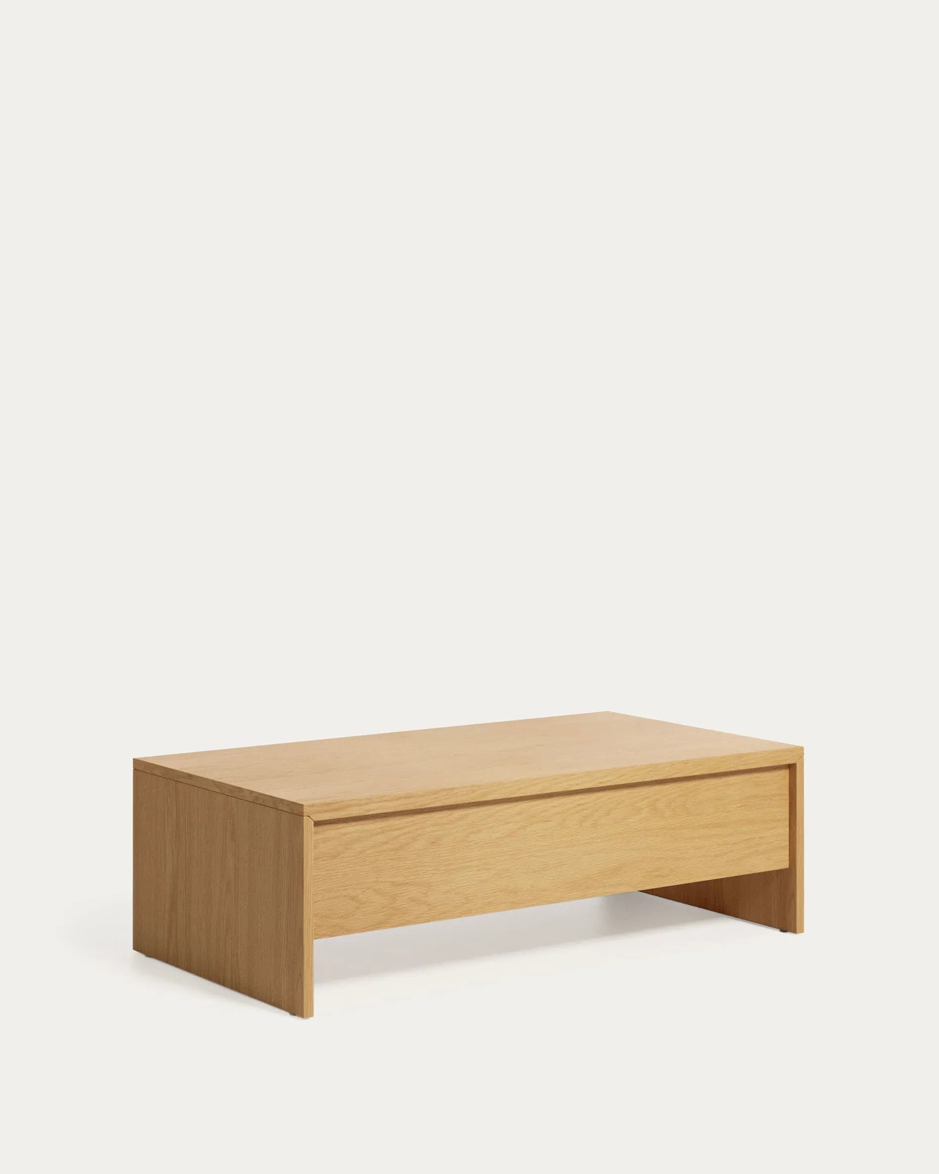 Eleganter, höhenverstellbarer Couchtisch aus Eichenfurnier, 110x60 cm, FSC-zertifiziert, für vielseitige Nutzung.