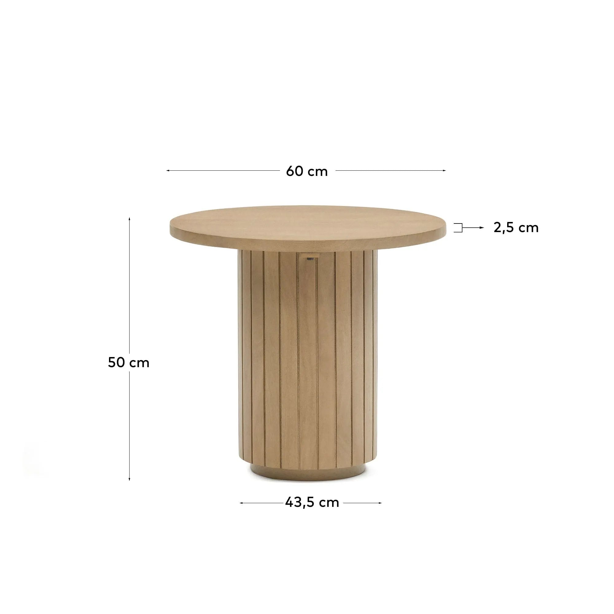 Der Licia Beistelltisch aus Mangoholz vereint handwerkliche Kunst und Funktionalität in einem eleganten Design.