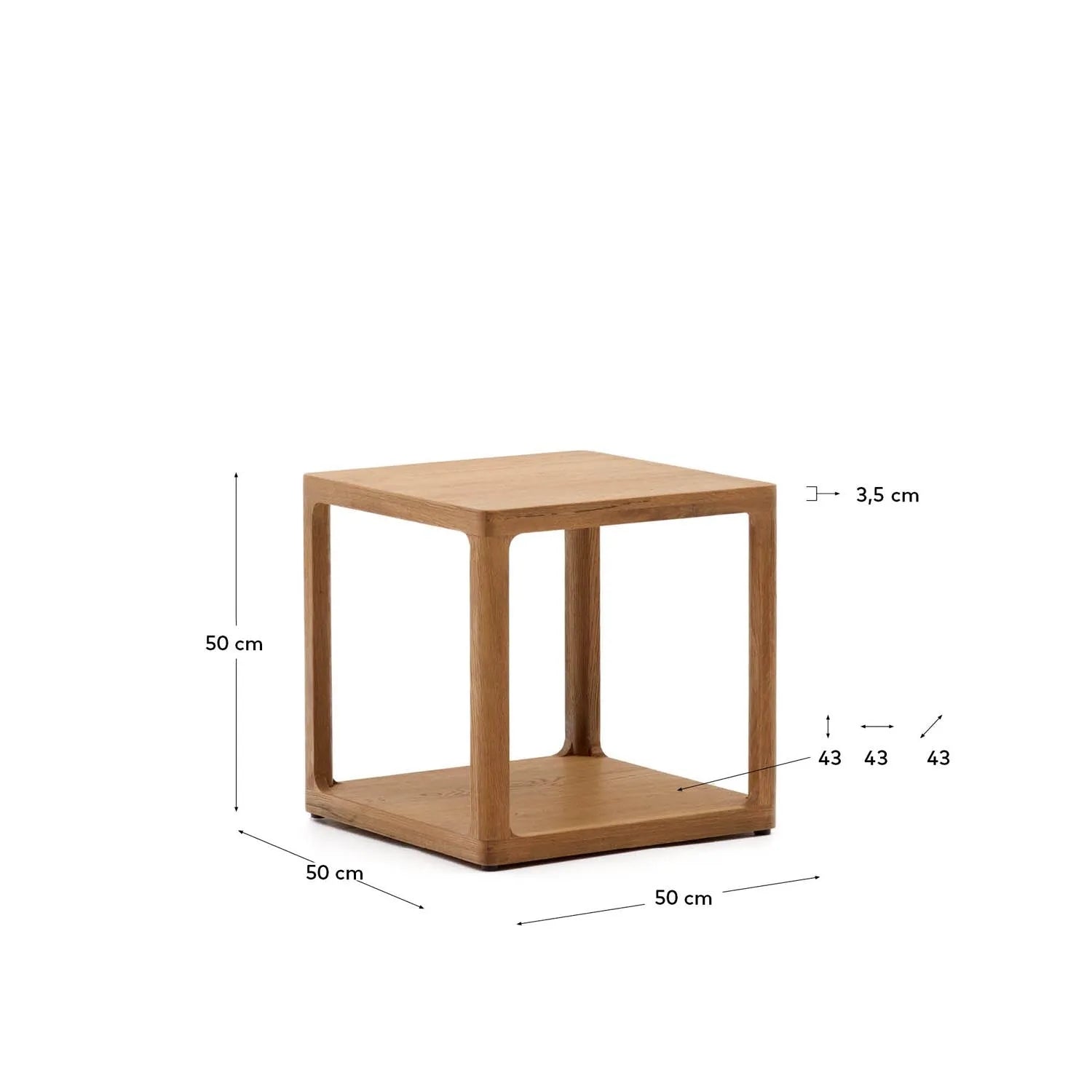Eleganter Maymai Beistelltisch aus Eiche, 50x50 cm, von Kave Home.