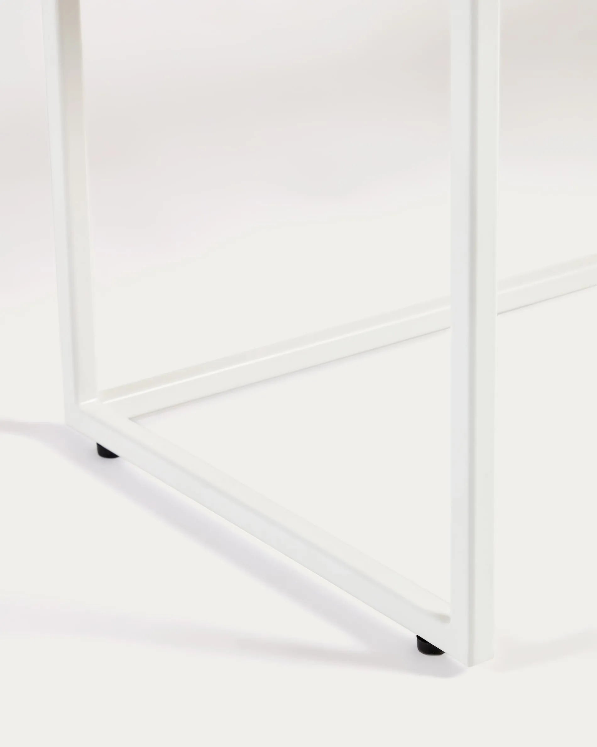 Moderner Konsolentisch Yoana, 120x80 cm, mit Eichenfurnier und weißem Metallgestell, ideal für stilvolle Einrichtung.