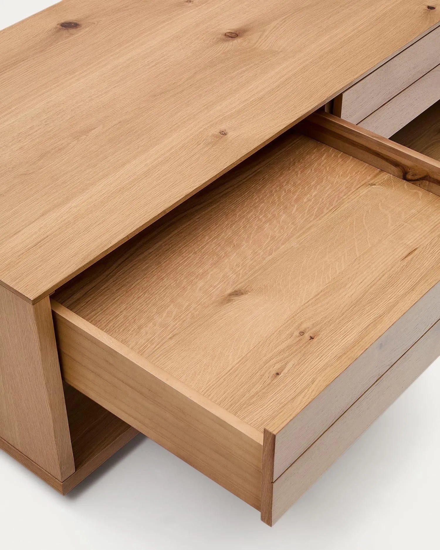 Eleganter Couchtisch aus Eichenfurnier mit zwei Schubladen, naturfarbenes Finish, 140x60 cm, stilvoll und funktional.