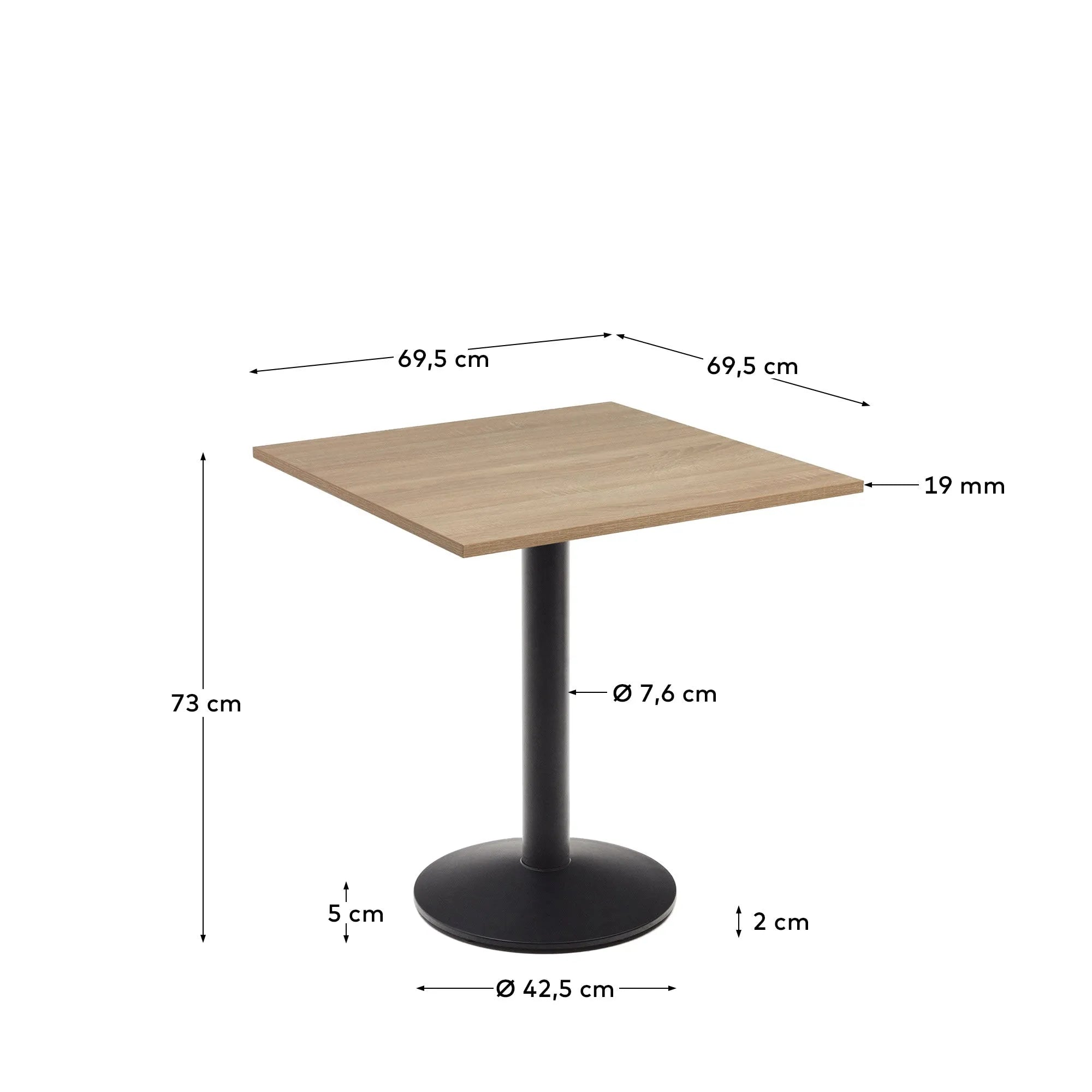 Der Esilda Tisch von Kave Home: Kompaktes Design mit naturfarbener Melaminplatte und schwarzen Metallbeinen, ideal für moderne Räume.