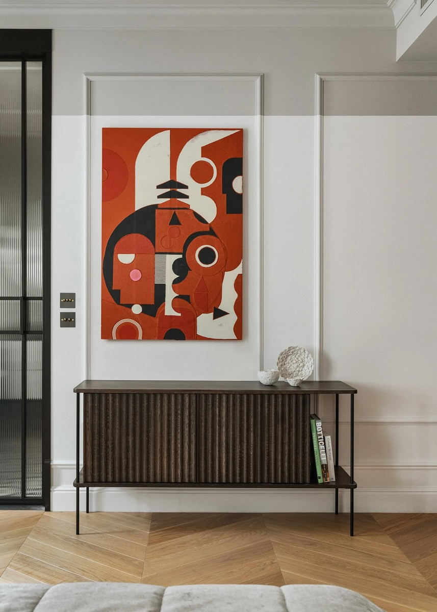 Sideboard Maya aus massivem Eichenholz mit gefräster Front, Push-to-Open-System und schlanken Stahlfüssen, Farbe Eiche Natur.