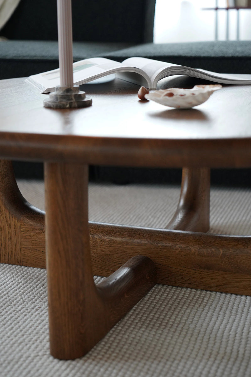 Stilvoller Olfo OLF935 Beistelltisch von Tamo, perfekt für jedes Wohnambiente, bietet praktischen Stauraum und ansprechendes Design.