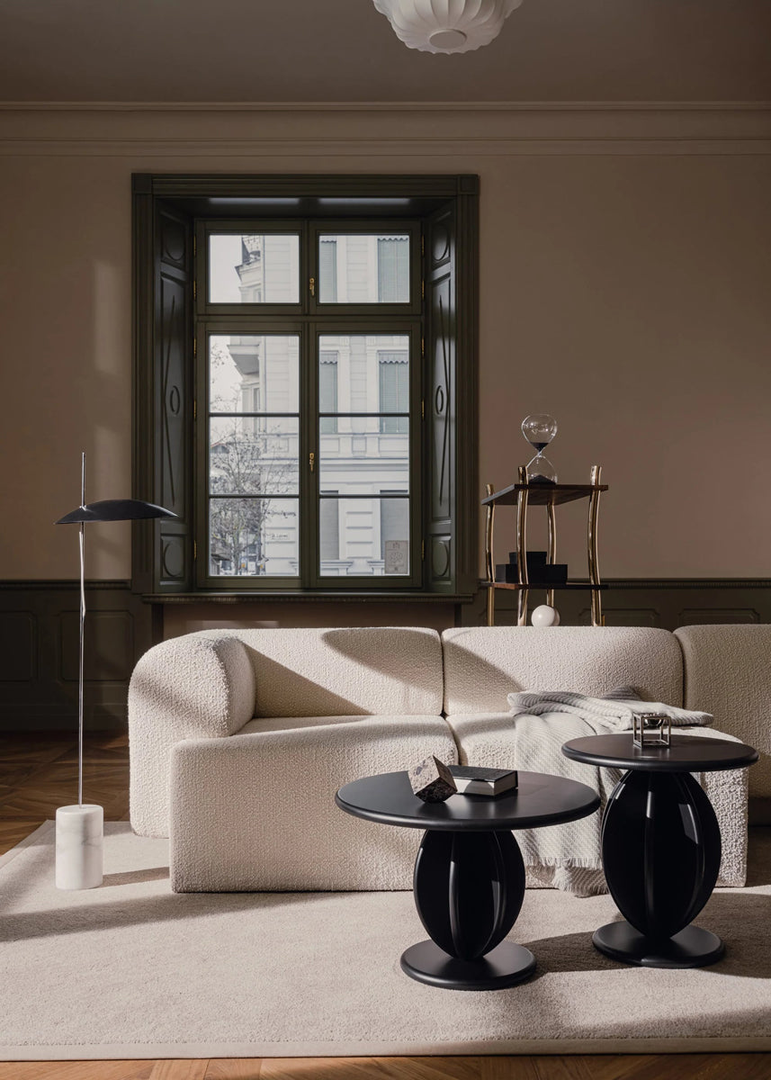 Modernes modulares Sofa Tori TRI01M von Tamo in sanften Beigetönen, ideal für einladende und geschmackvolle Wohnräume.