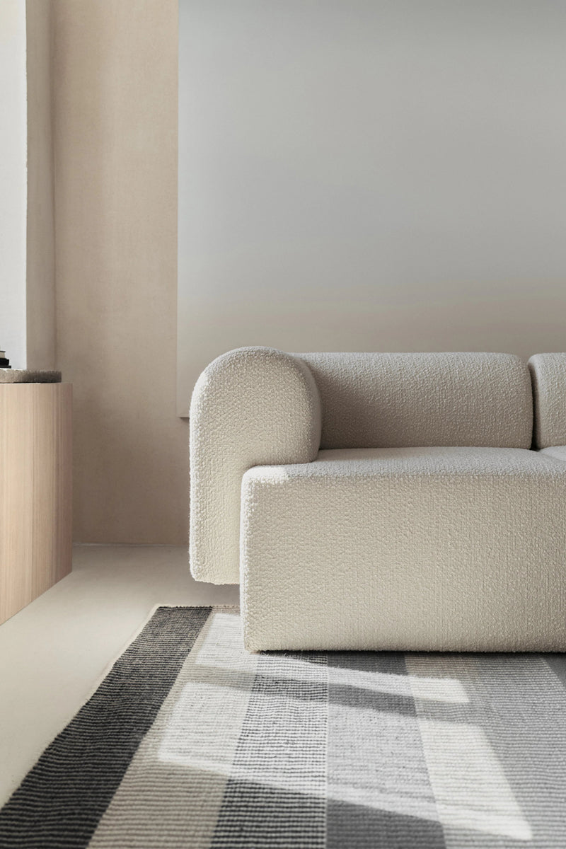 Elegantes modulares Sofa Tori TRI02 von Tamo, vielseitig einsetzbar und ideal für moderne Wohnräume, vereint Stil und Bequemlichkeit.