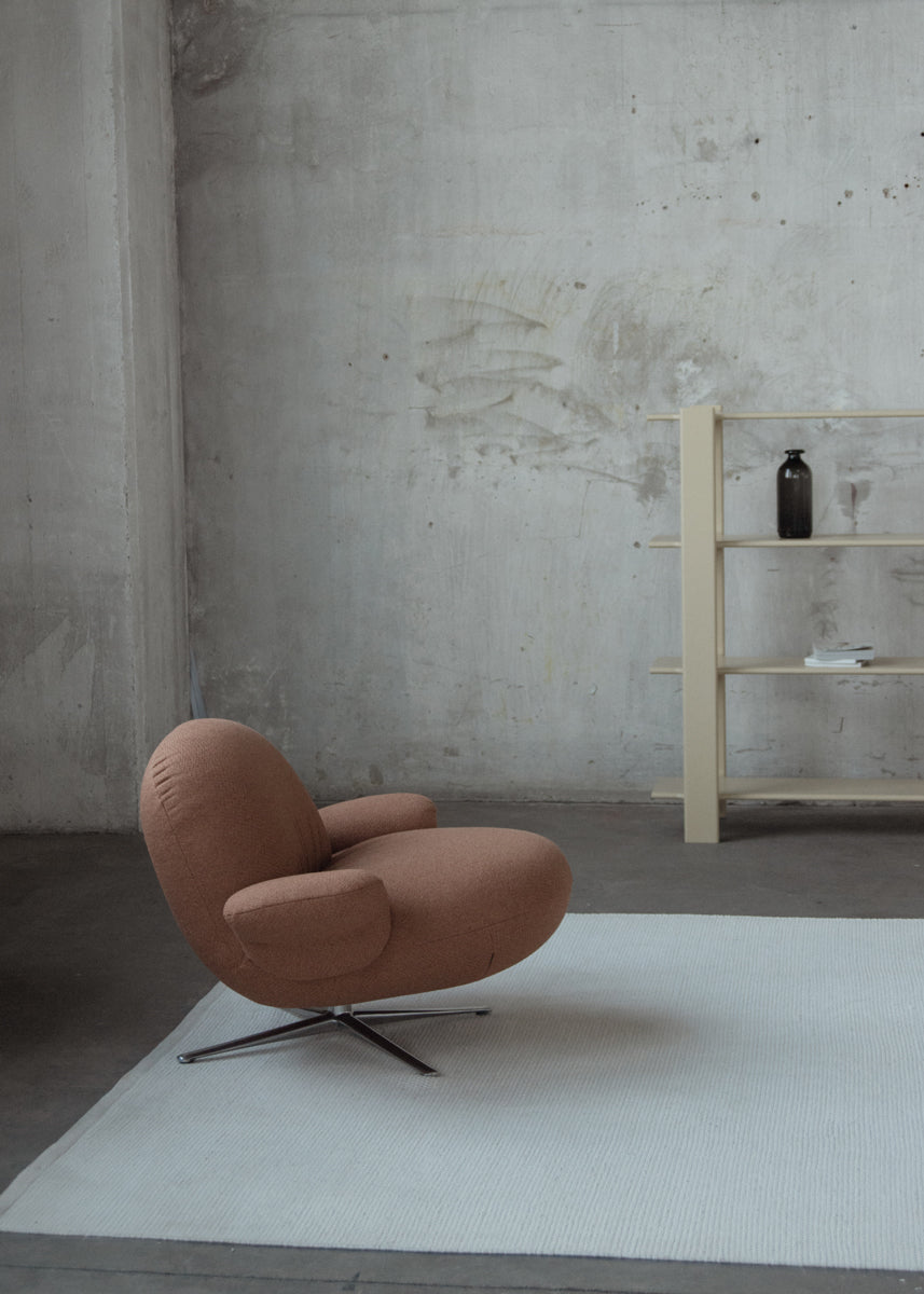 Eleganter Drehsessel Baoza BAO01 von Tamo, der modernes Design und hervorragende Bequemlichkeit für Ihr Zuhause kombiniert.