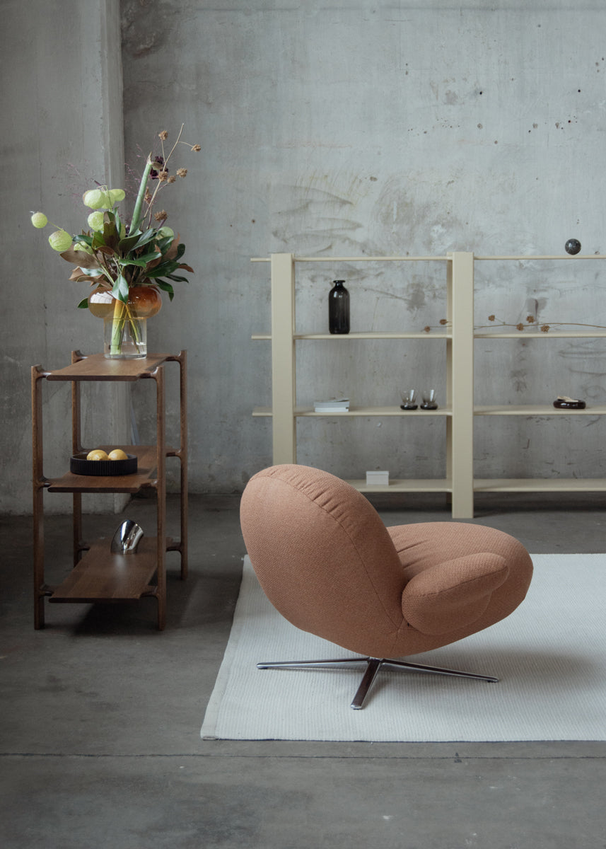 Stylischer und komfortabler Drehsessel Baoza BAO01 von Tamo, ideal für stilvolle Wohnräume und entspannte Momente.
