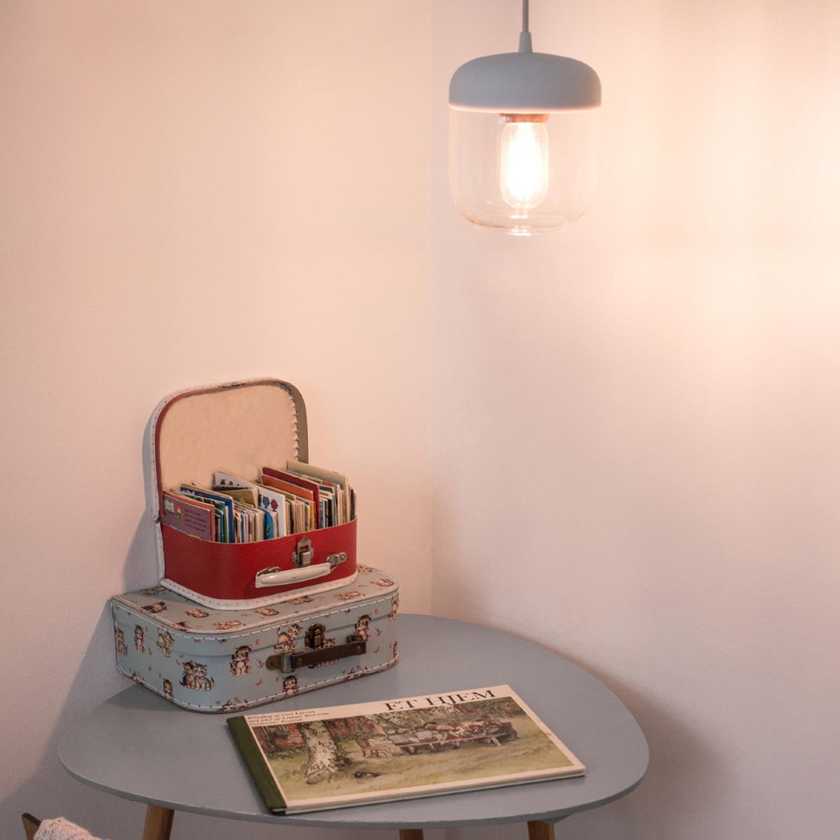 Acorn Lampenschirm in White/Polished Brass präsentiert im Onlineshop von KAQTU Design AG. Lampenschirm ist von Umage