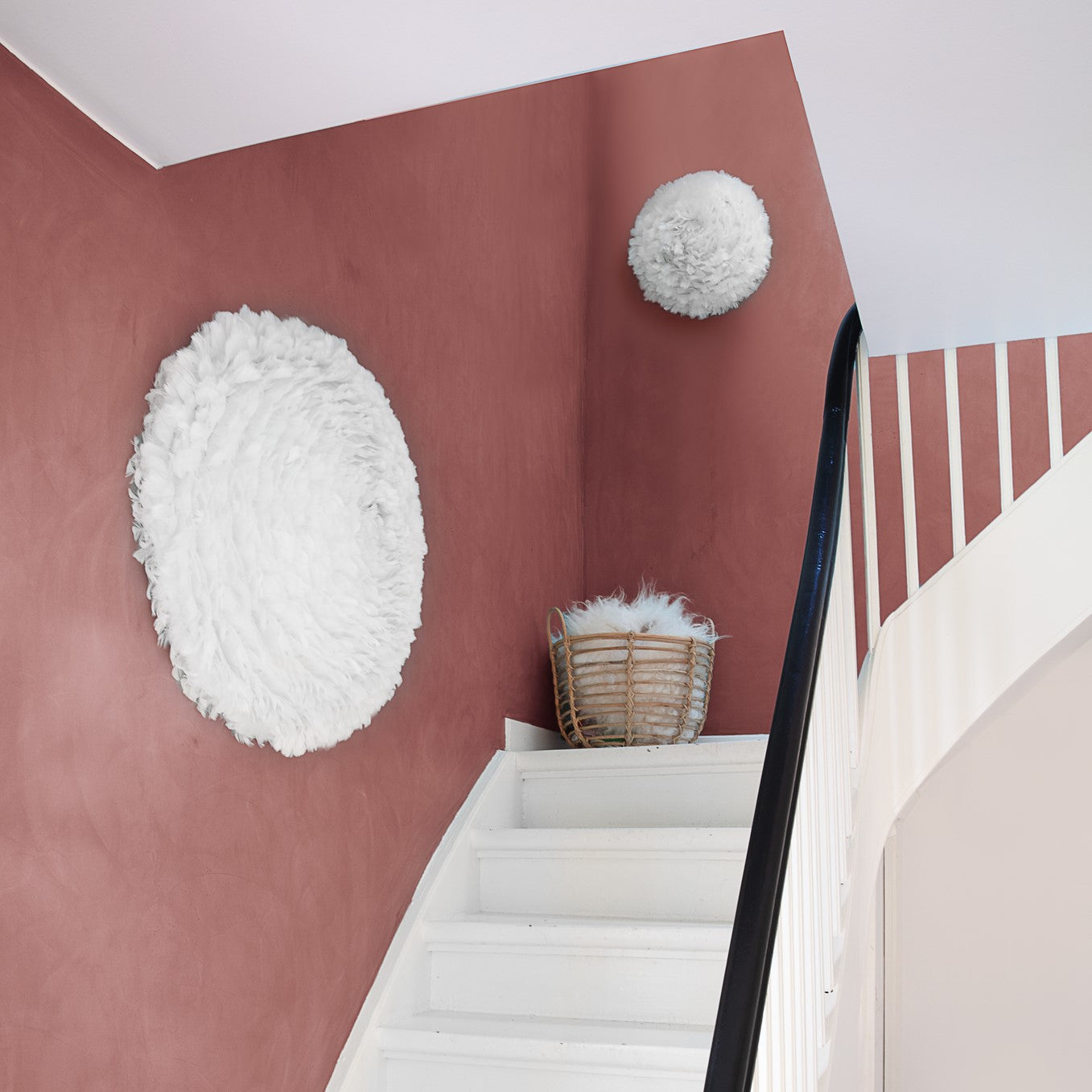Elegante Eos UP Deckenleuchte in Weiß von Umage, ideal für stilvolle Innenräume und stimmungsvolle Beleuchtung.