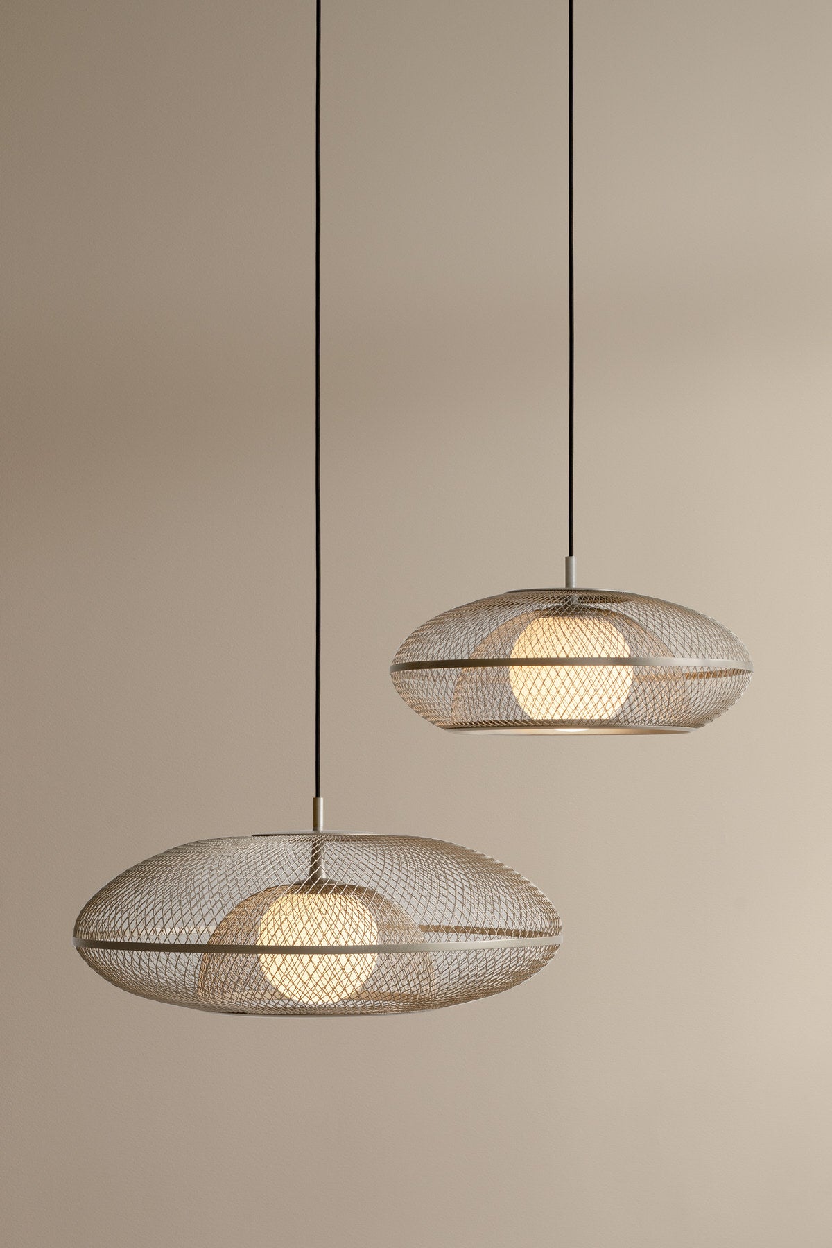 Faraday Lampenschirm in Steel präsentiert im Onlineshop von KAQTU Design AG. Lampenschirm ist von Umage