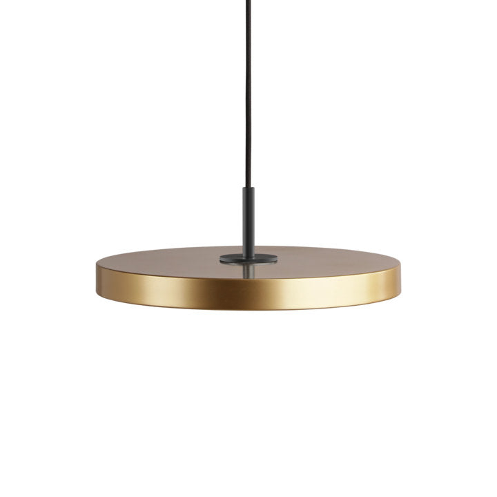 Asteria Mini Pendellampe in Brass präsentiert im Onlineshop von KAQTU Design AG. Pendelleuchte ist von Umage