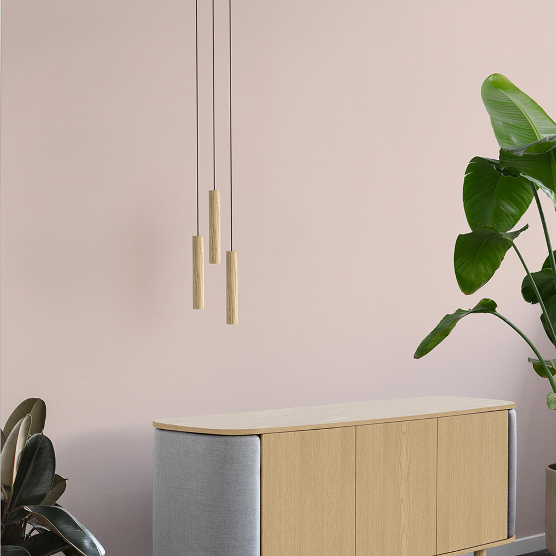 Elegante Pendelleuchte mit drei stilvollen Chimes Lampenschirmen von Umage, ideal für stimmungsvolle Beleuchtung und modernes Design.
