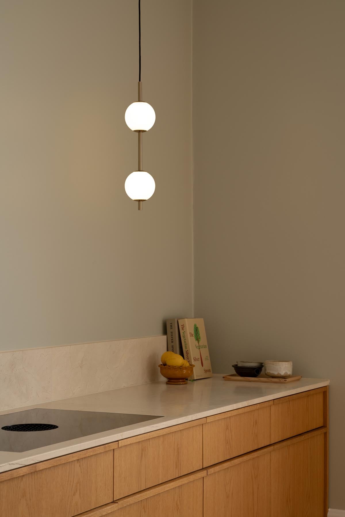 Audrey Pendellampe 2er in Messing präsentiert im Onlineshop von KAQTU Design AG. Pendelleuchte ist von Umage