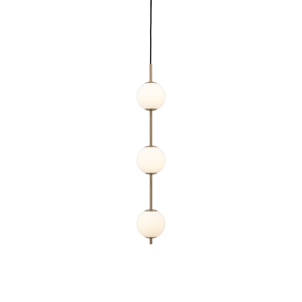 Audrey Pendellampe 3er in Messing präsentiert im Onlineshop von KAQTU Design AG. Pendelleuchte ist von Umage