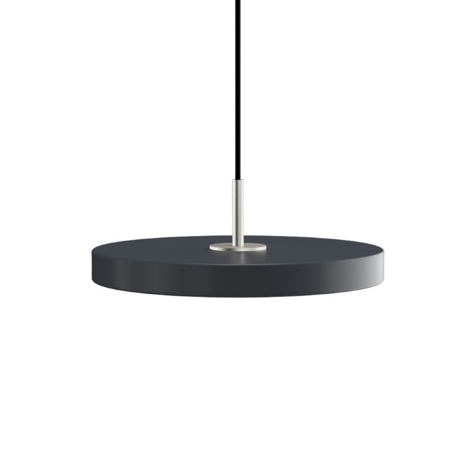 Asteria Plus Mini Pendellampe in Anthracite Grey präsentiert im Onlineshop von KAQTU Design AG. Pendelleuchte ist von Umage