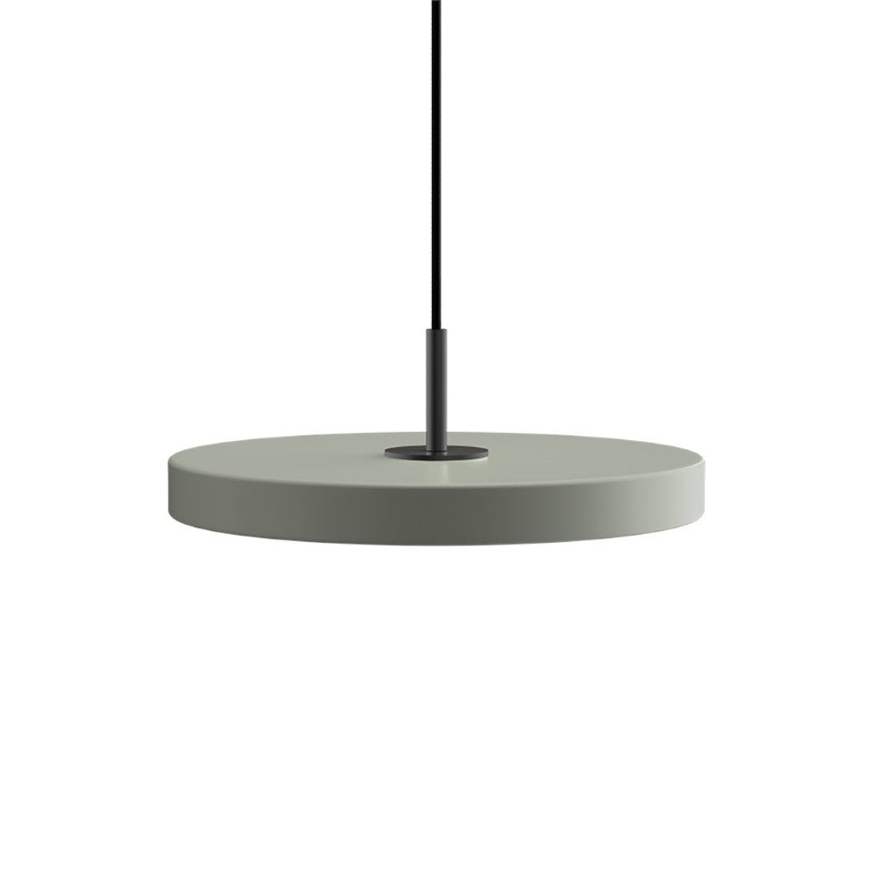 Stilvolle Asteria Plus Mini Pendellampe von Umage, perfekt für zeitgemäße Wohnräume und kreative Lichtakzente.