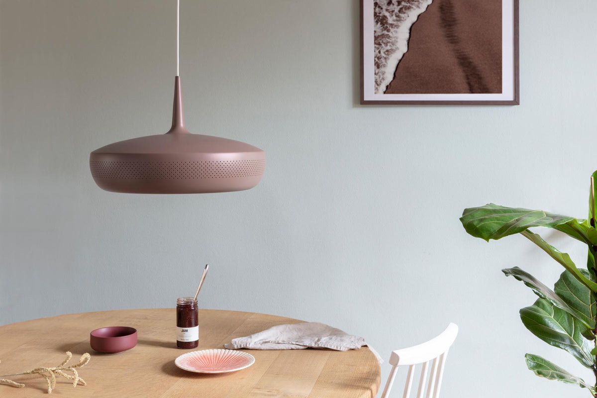 Clava Dine Lampenschirm in Umber präsentiert im Onlineshop von KAQTU Design AG. Pendelleuchte ist von Umage